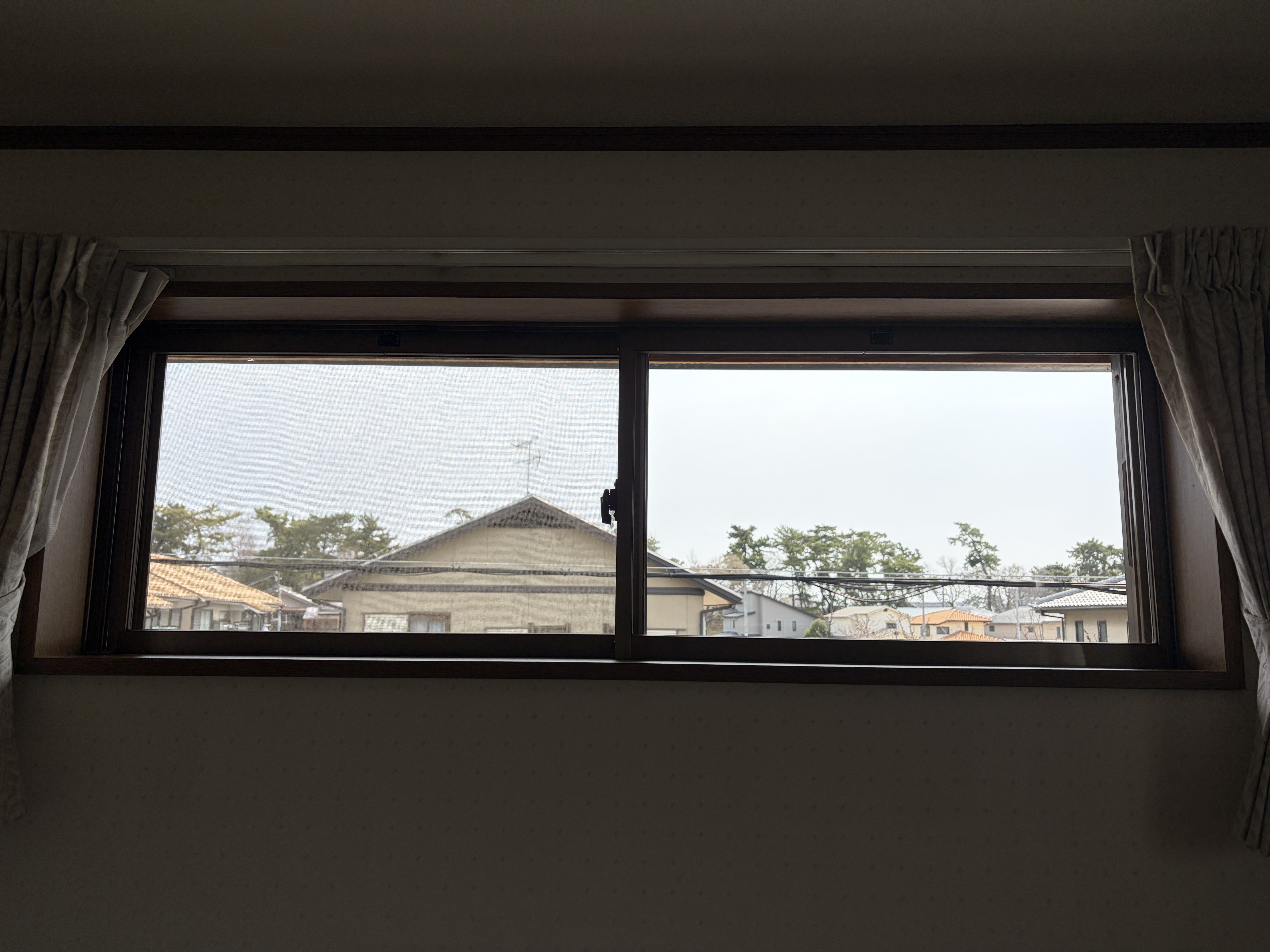 兵庫県川西市大和西の窓ガラス・サッシクリーニングの作業後2