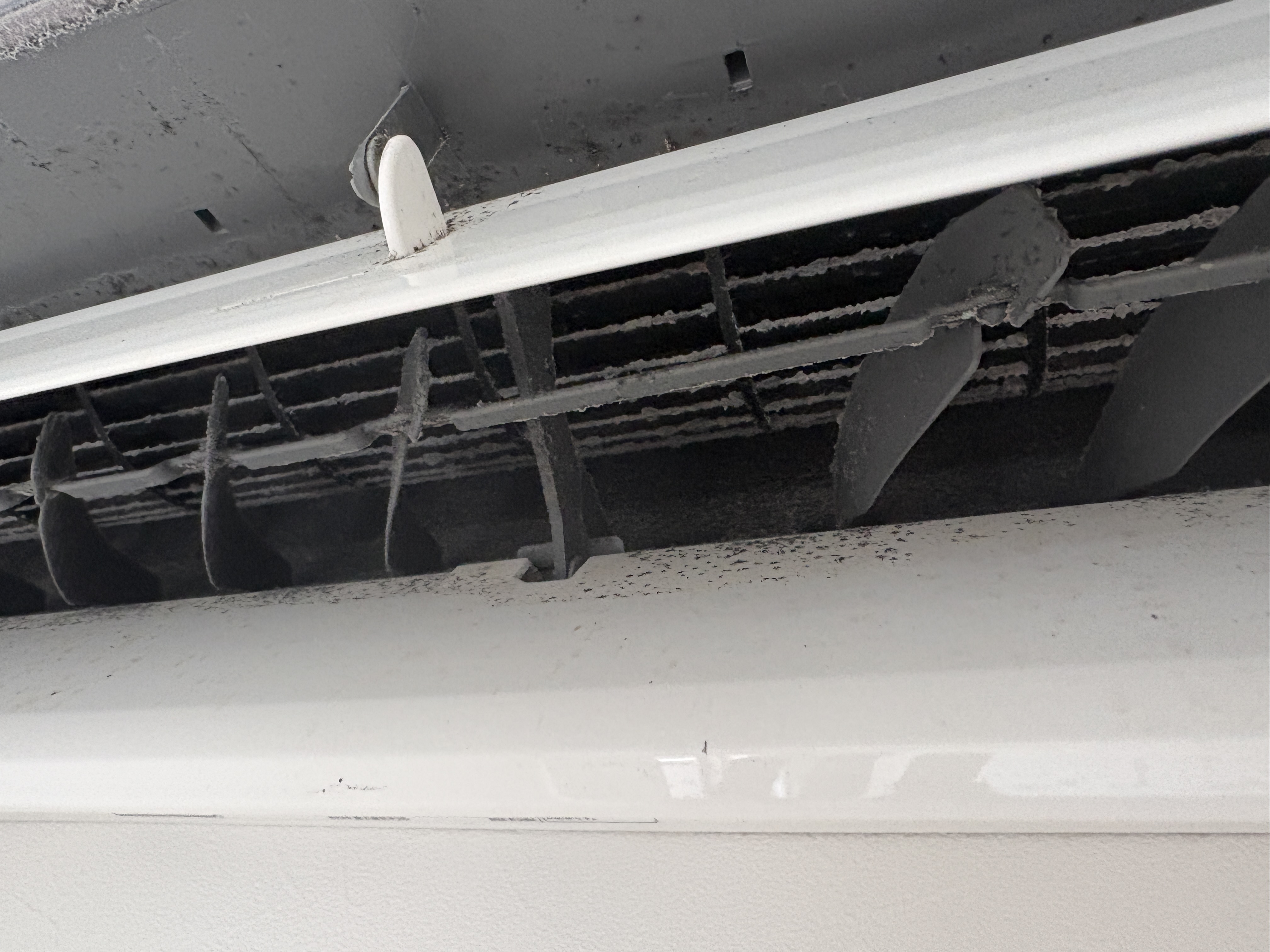 神奈川県厚木市のお掃除機能付きエアコンの作業前1