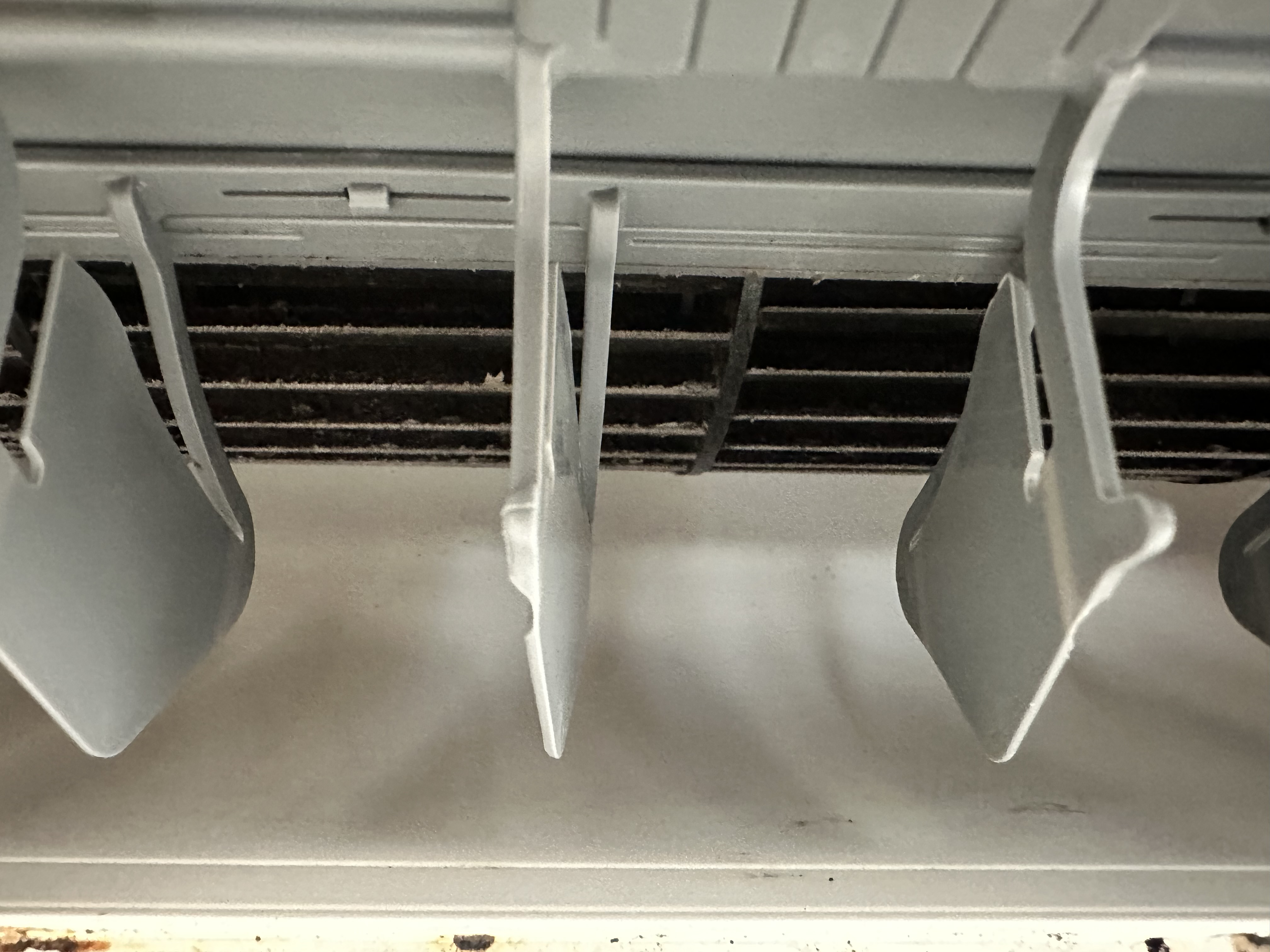 愛知県稲沢市の壁掛けエアコンの作業前2