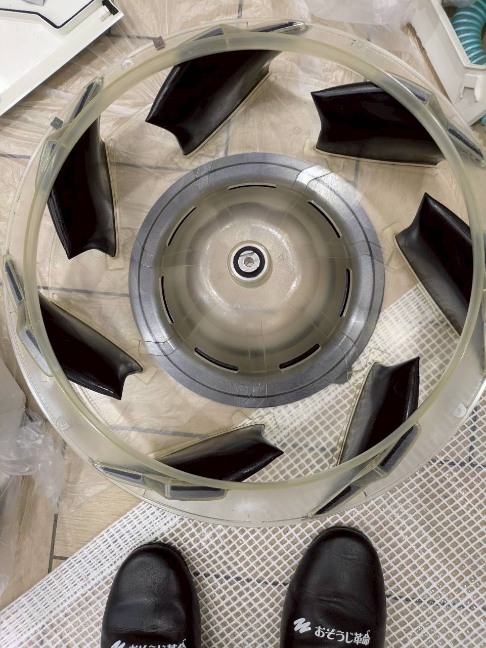 福岡県行橋市の業務用天井埋め込みエアコンの作業後3