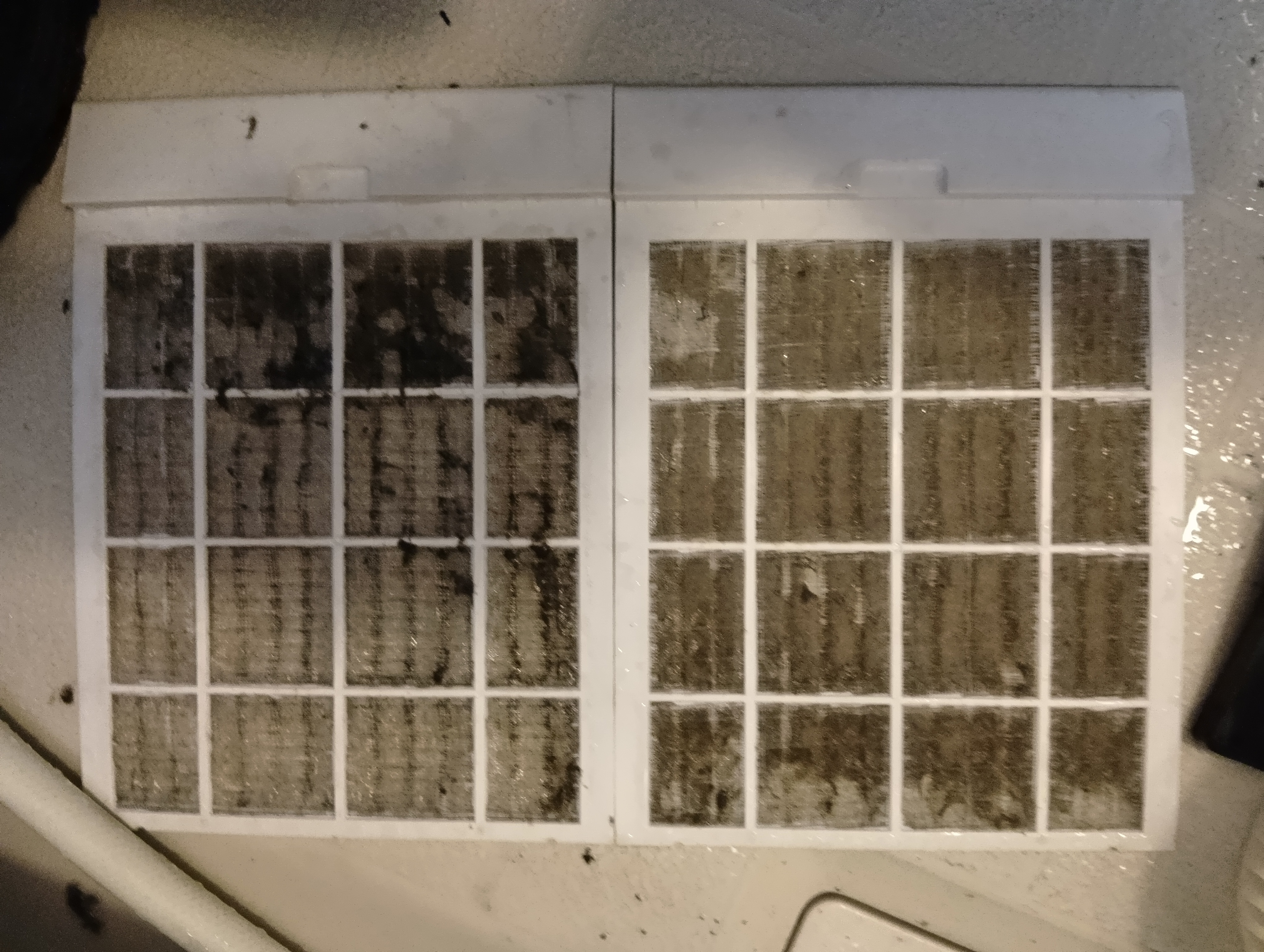 埼玉県さいたま市桜区下落合の浴室乾燥機クリーニングの作業前2