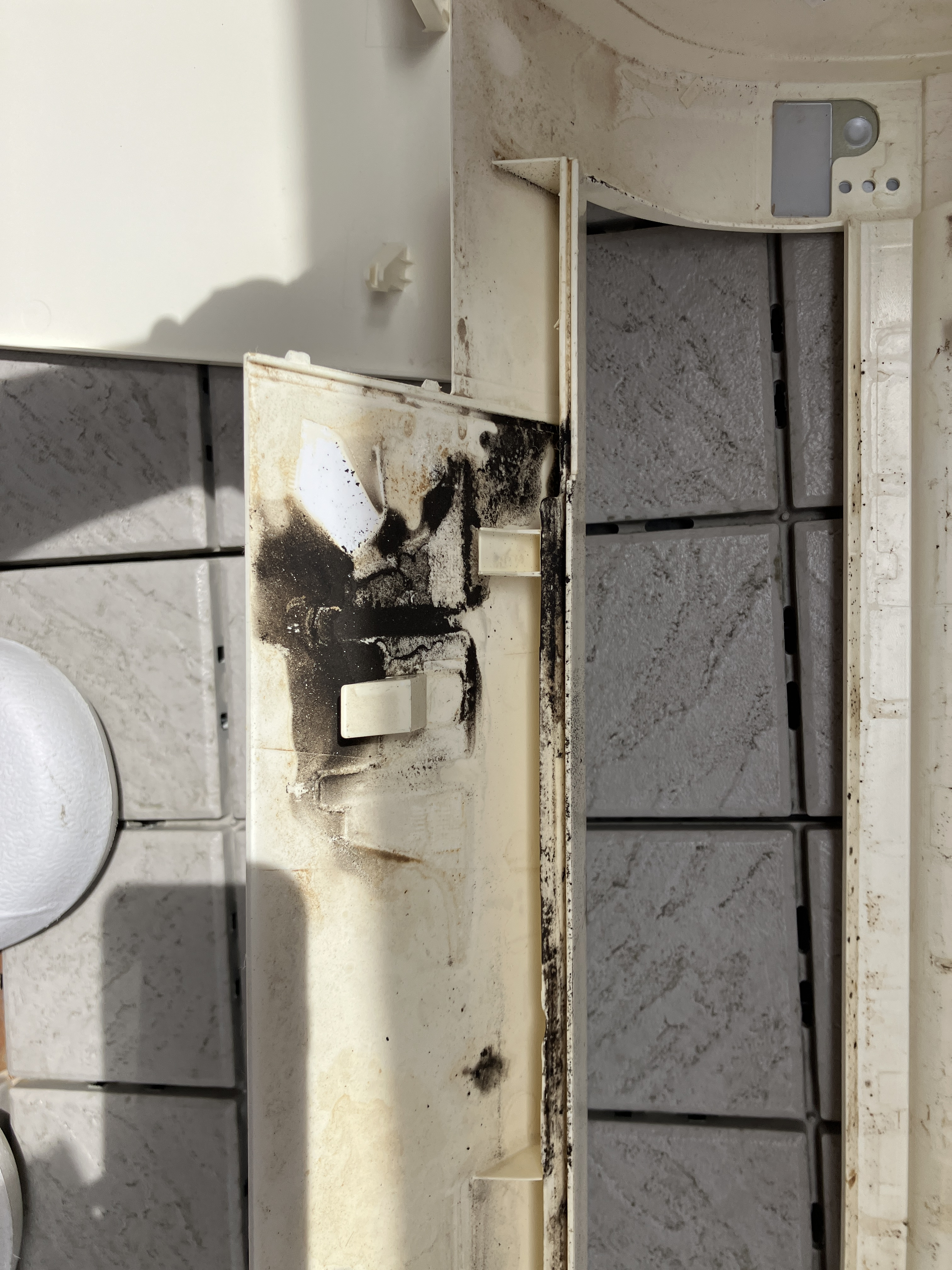 宮城県仙台市若林区の壁掛けエアコンの作業前1