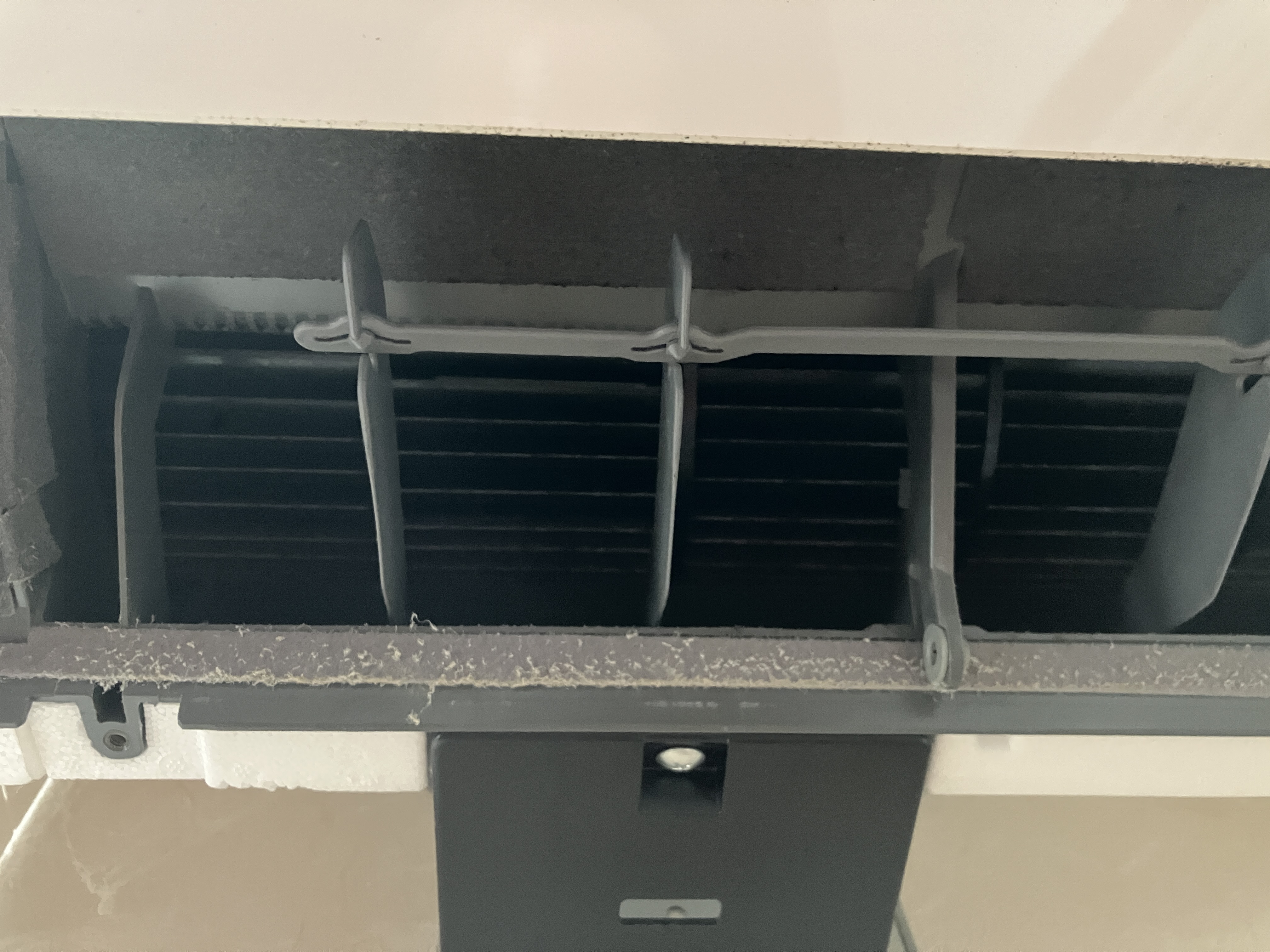 宮城県仙台市泉区の壁掛けエアコンの作業前2