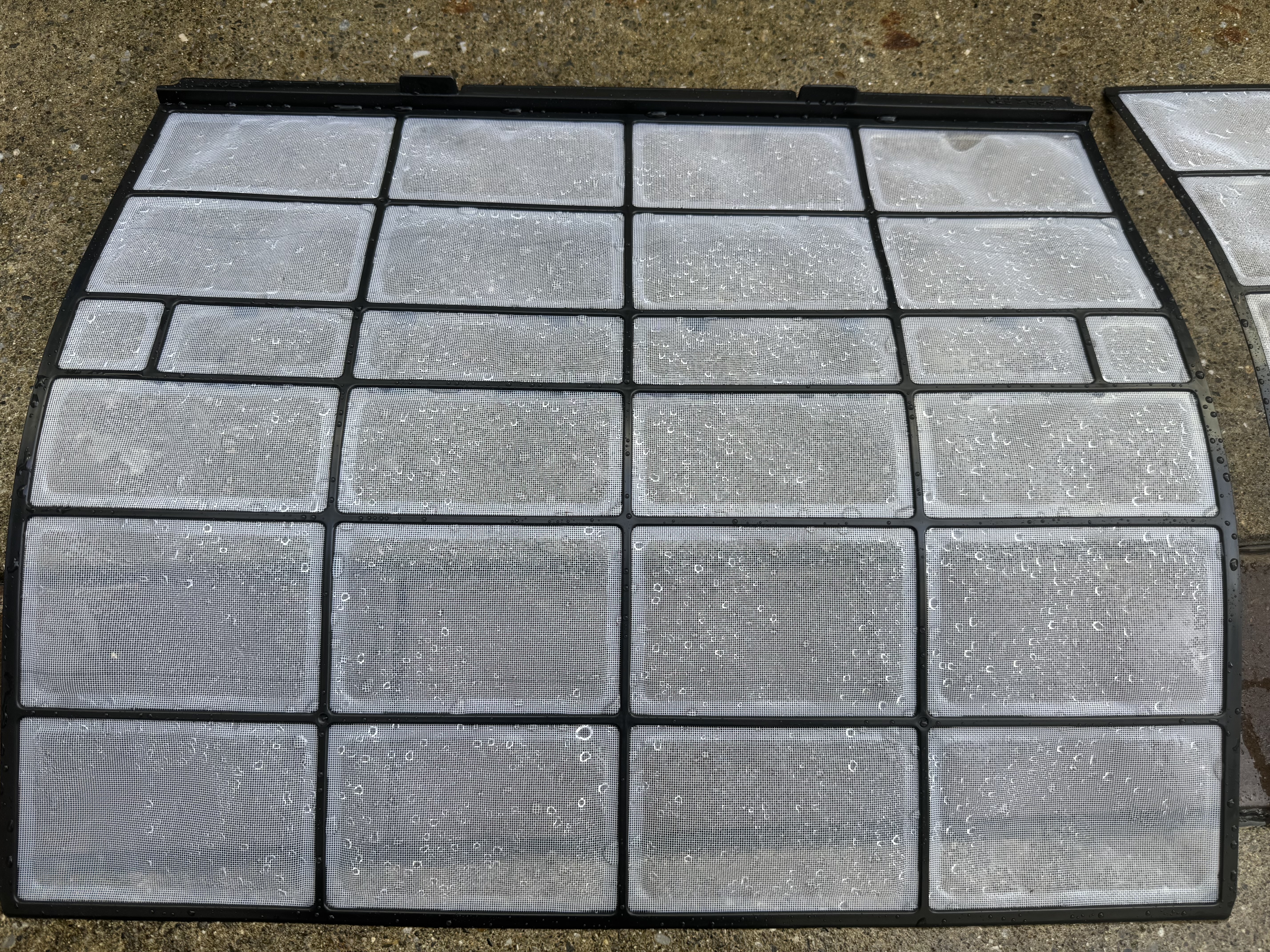 千葉県浦安市堀江の壁掛けエアコンの作業後1