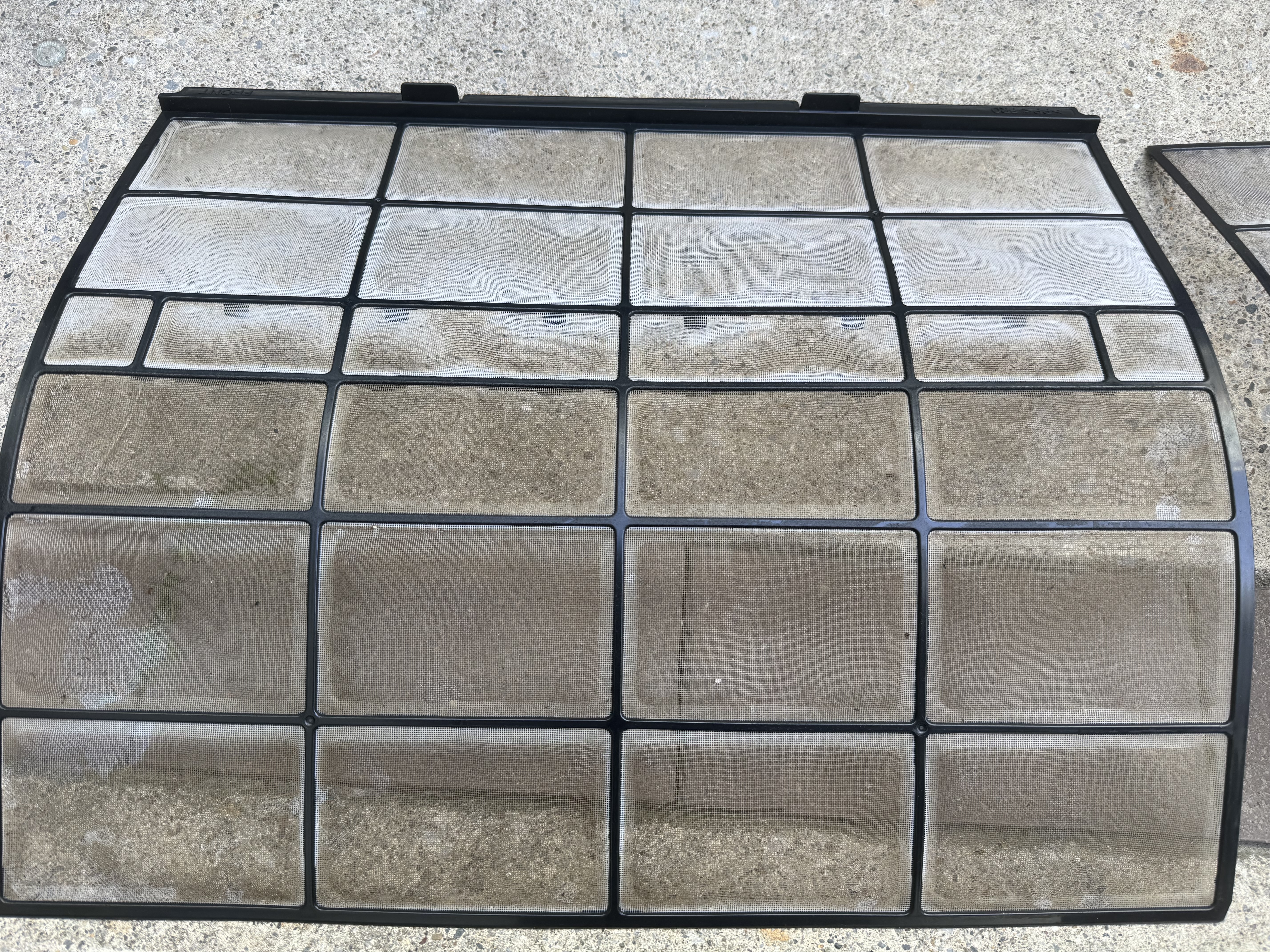 千葉県浦安市堀江の壁掛けエアコンの作業前1