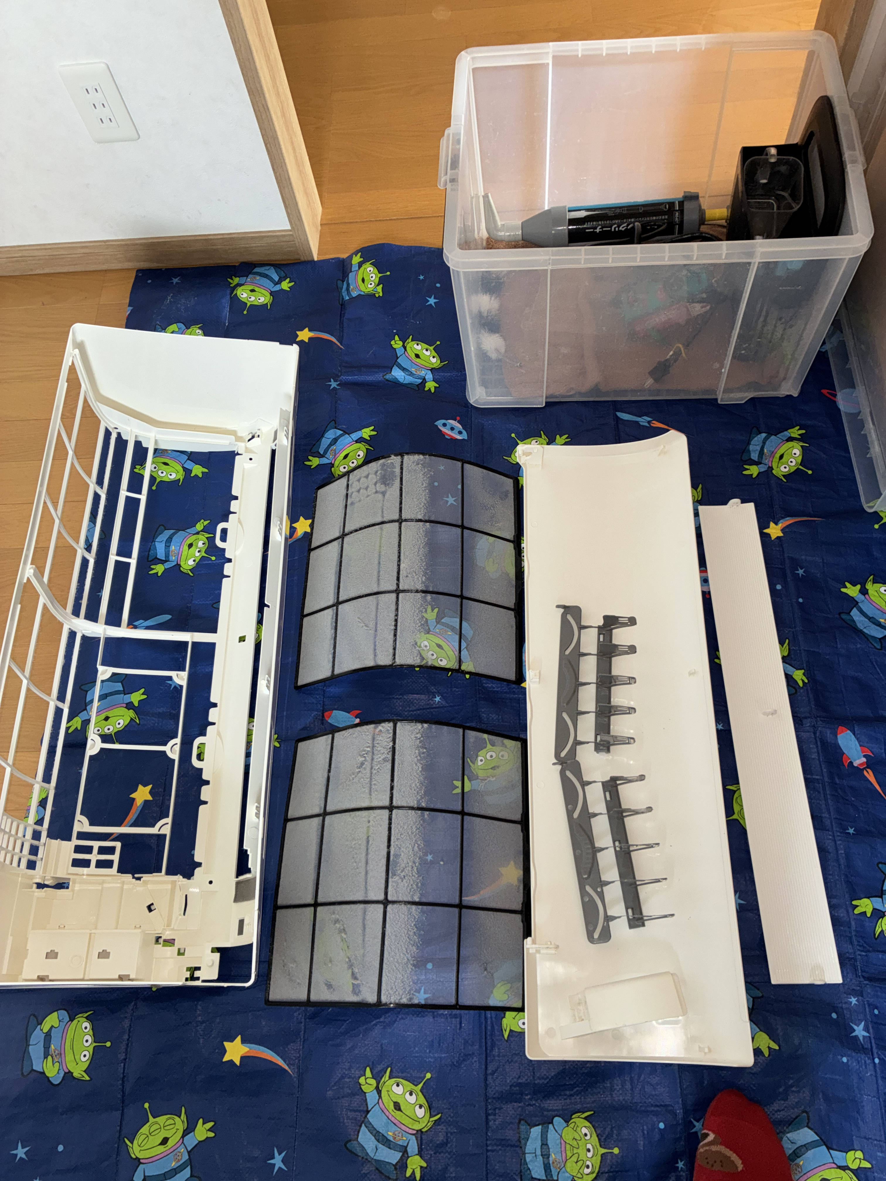 大阪府堺市北区の壁掛けエアコンの作業前1