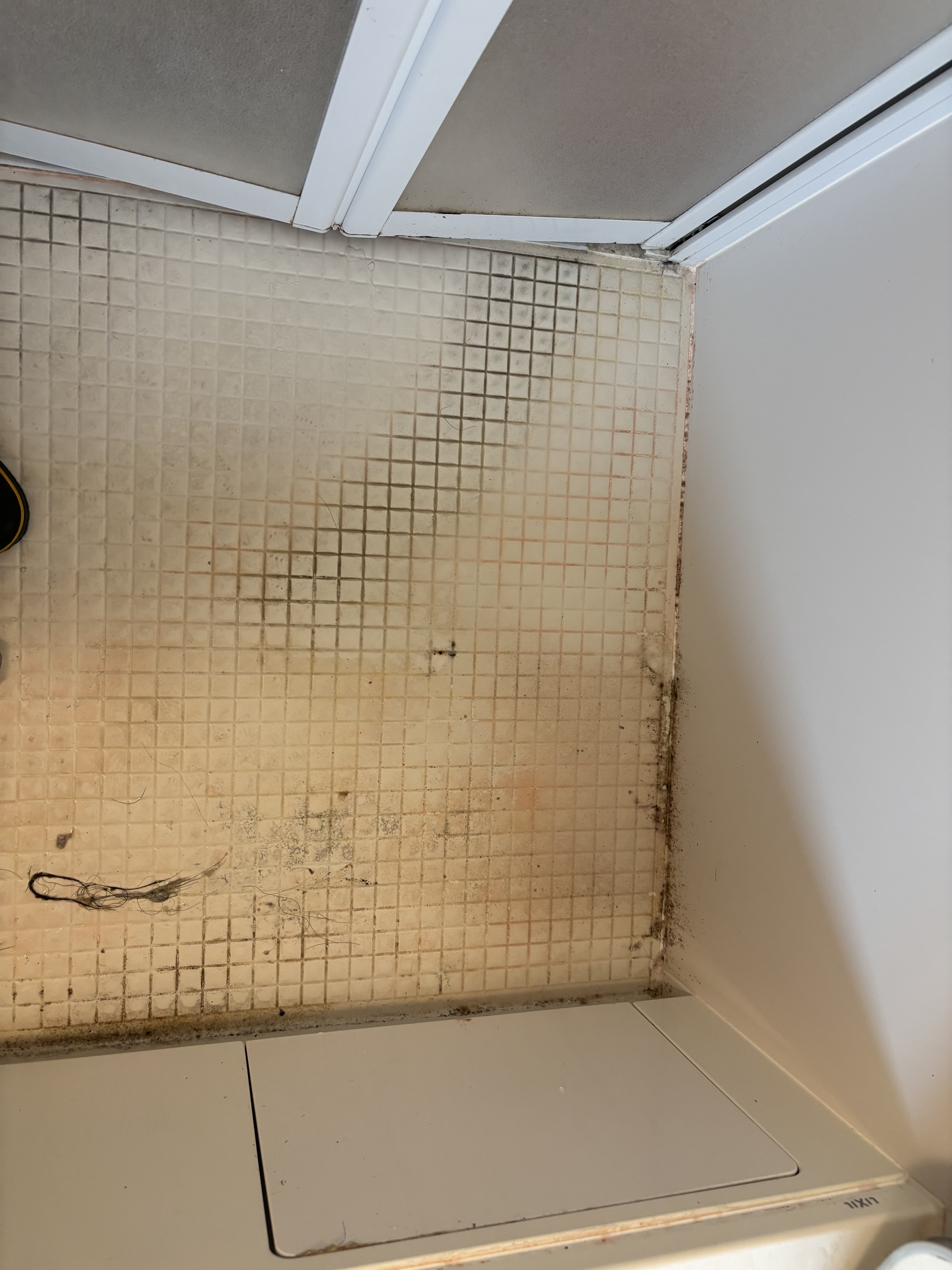 宮城県仙台市宮城野区福室の浴室・お風呂クリーニングの作業前1