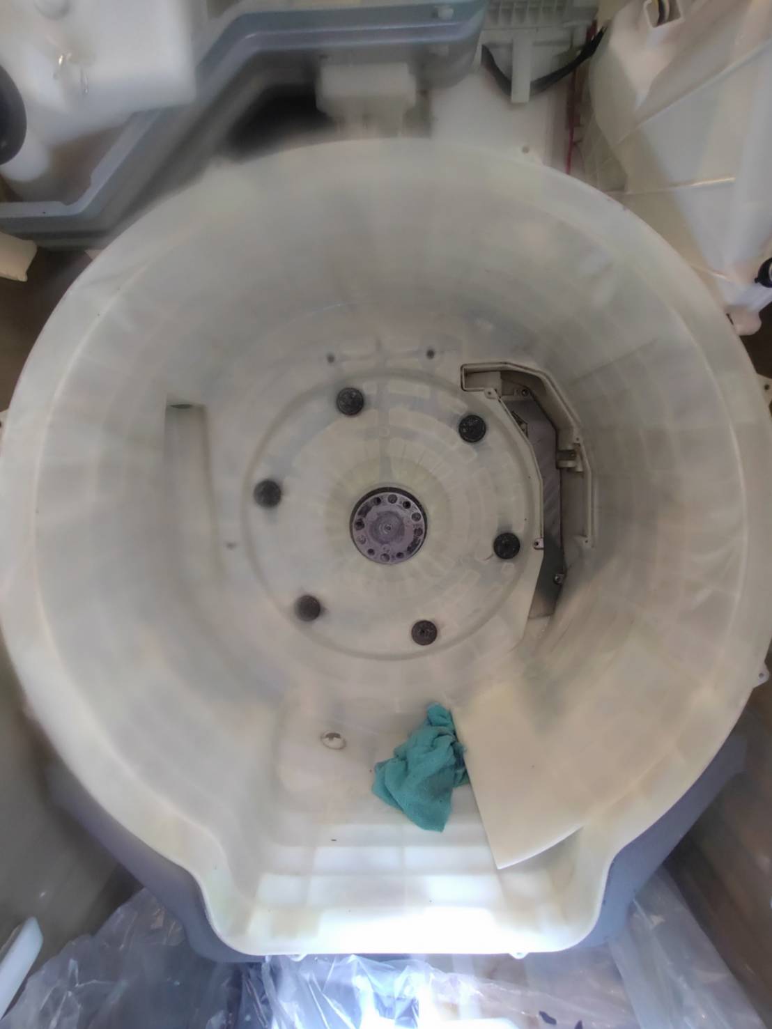 東京都目黒区中目黒の洗濯機分解クリーニングの作業後1