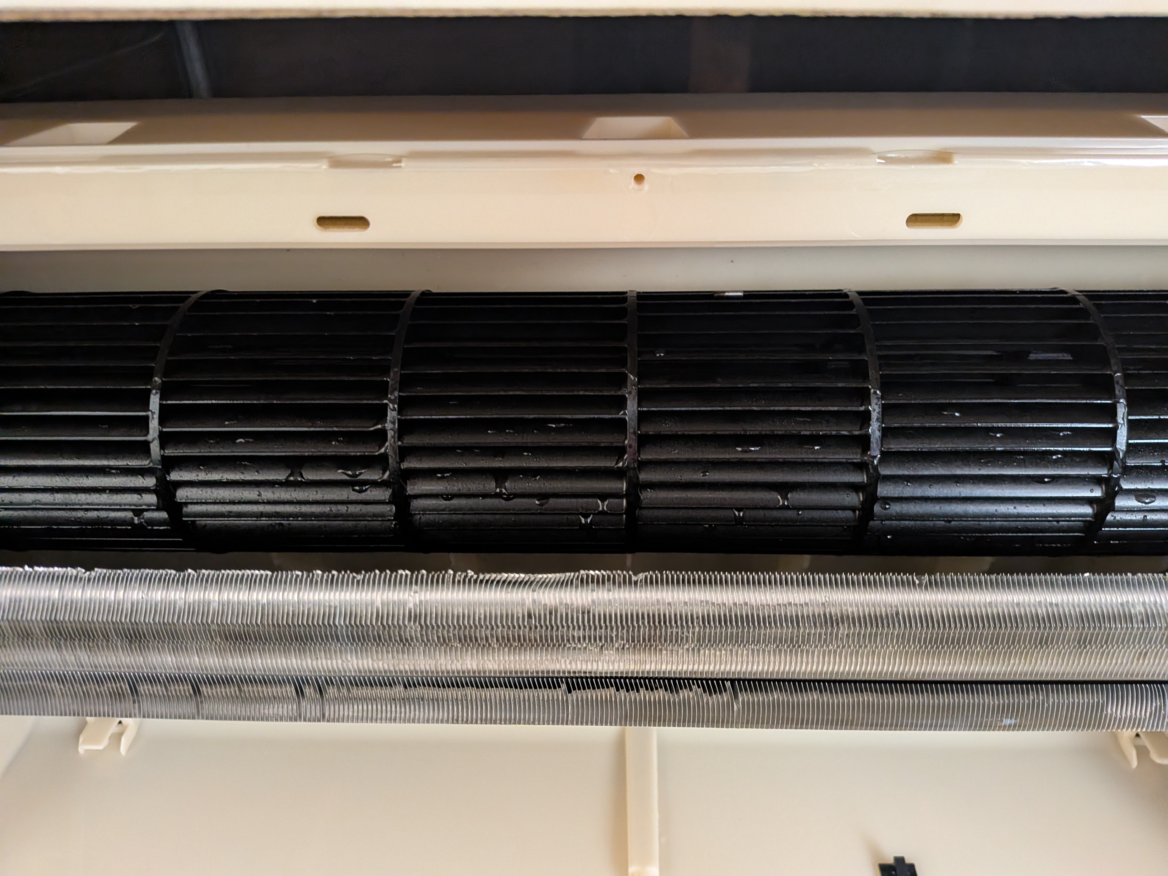 神奈川県横浜市南区高根町の家庭用天井埋め込みエアコンの作業後3