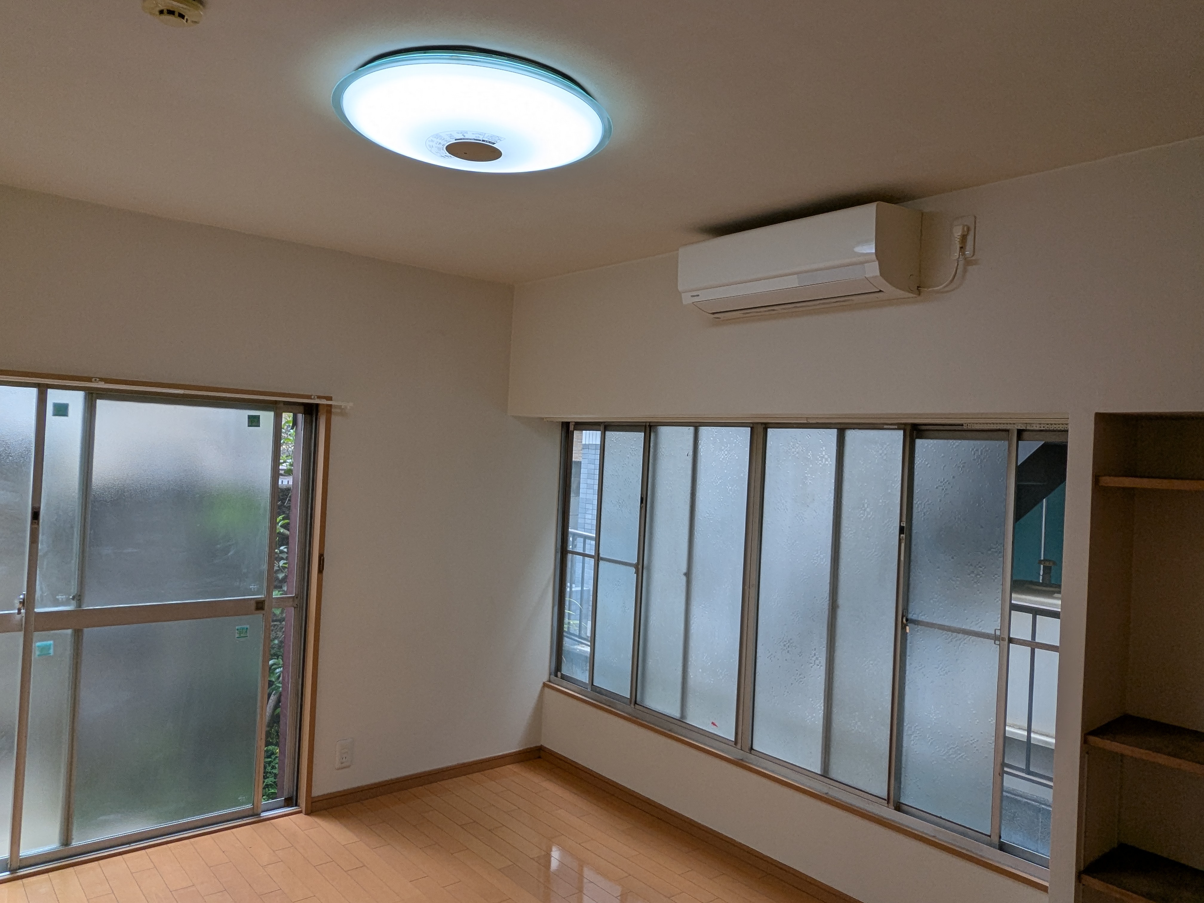 東京都板橋区赤塚の壁紙復元塗装の作業後1