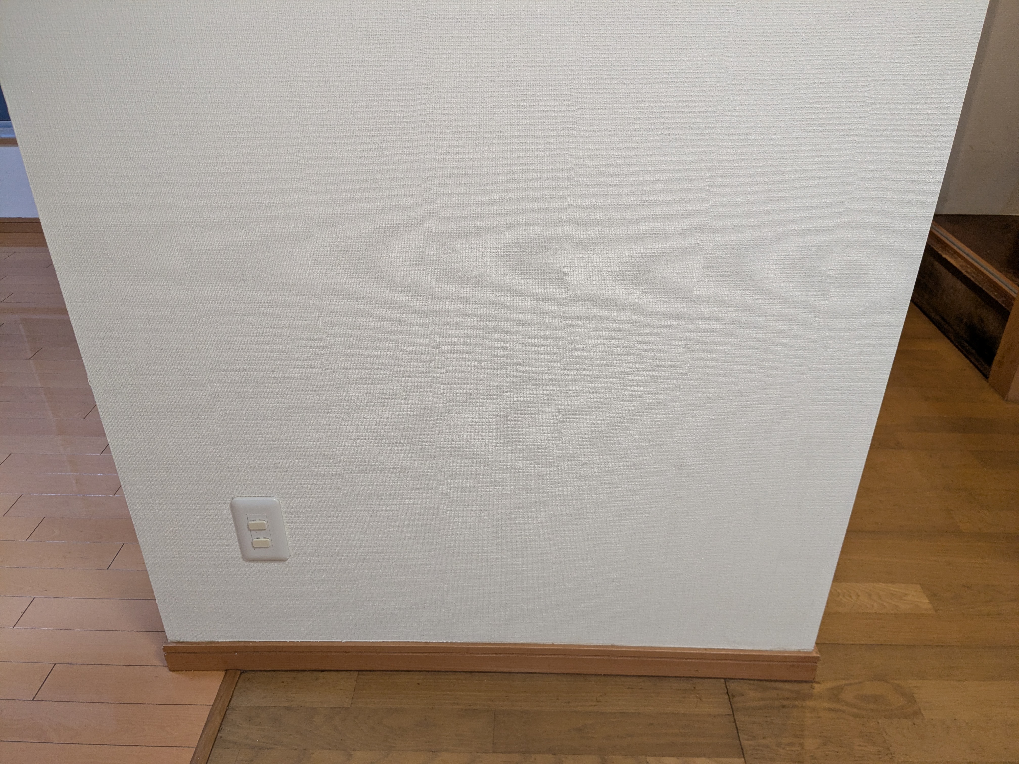 東京都板橋区赤塚の壁紙復元塗装の作業後3