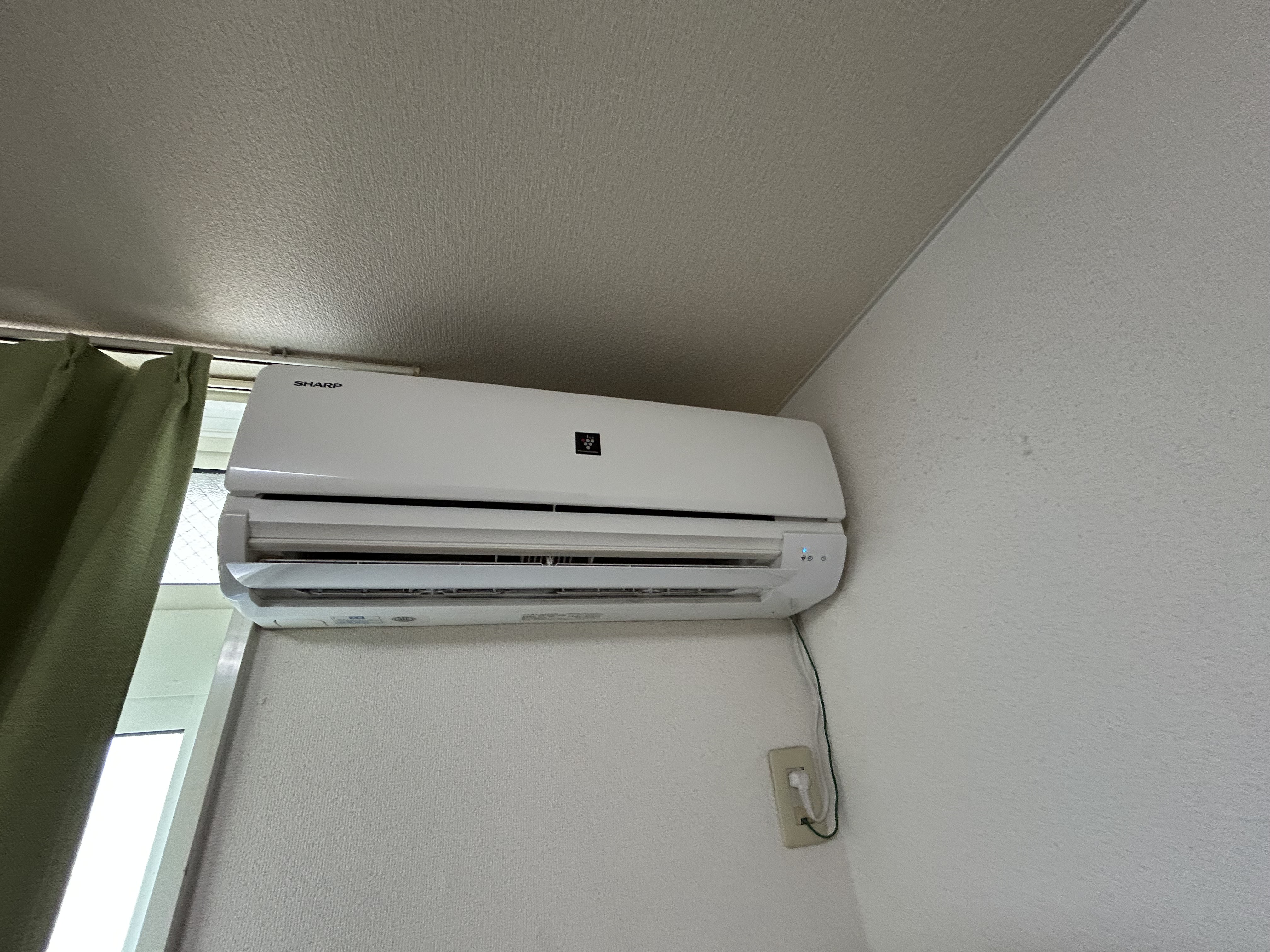 兵庫県明石市の壁掛けエアコンの作業前1