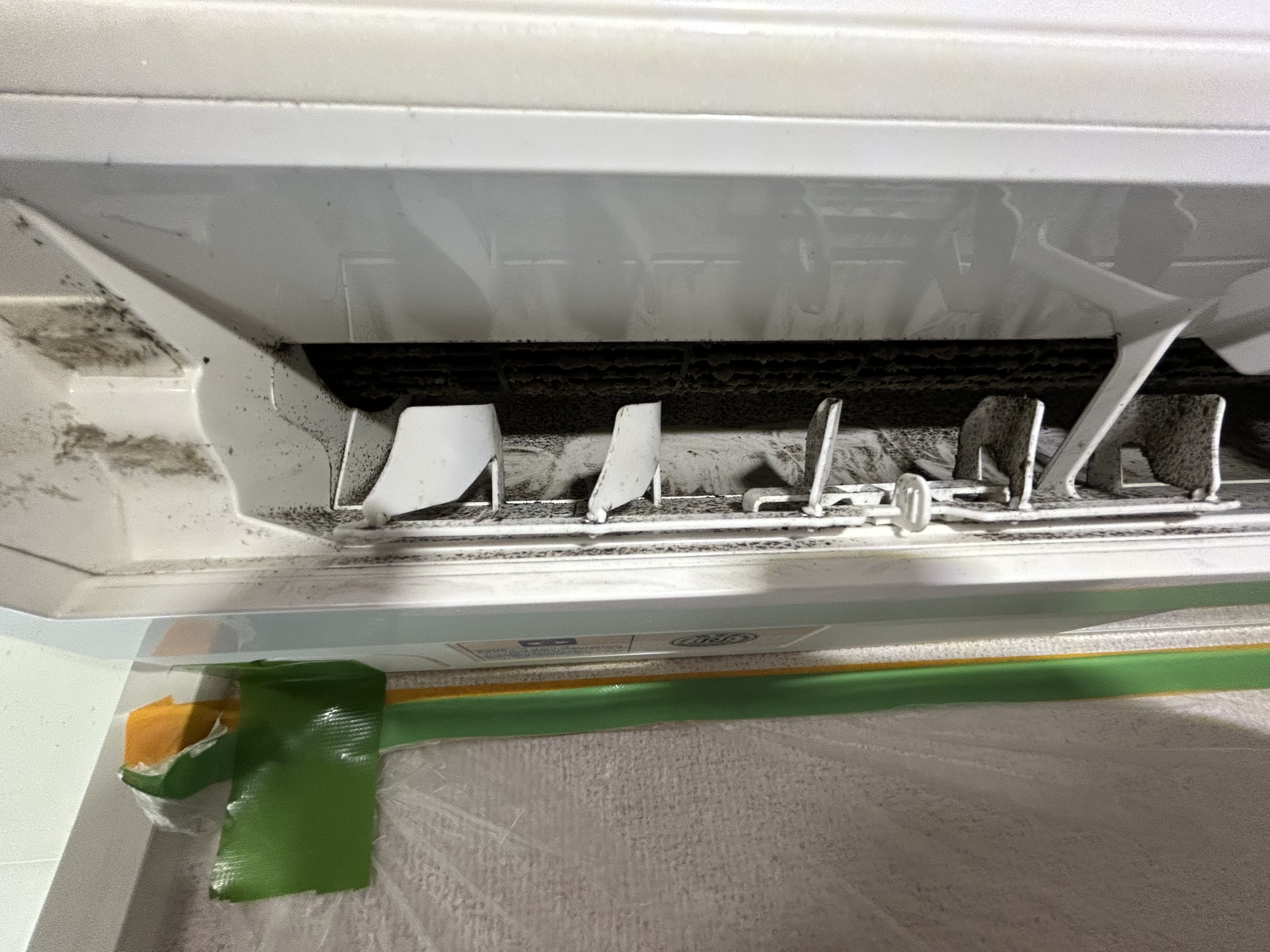 兵庫県明石市の壁掛けエアコンの作業前2