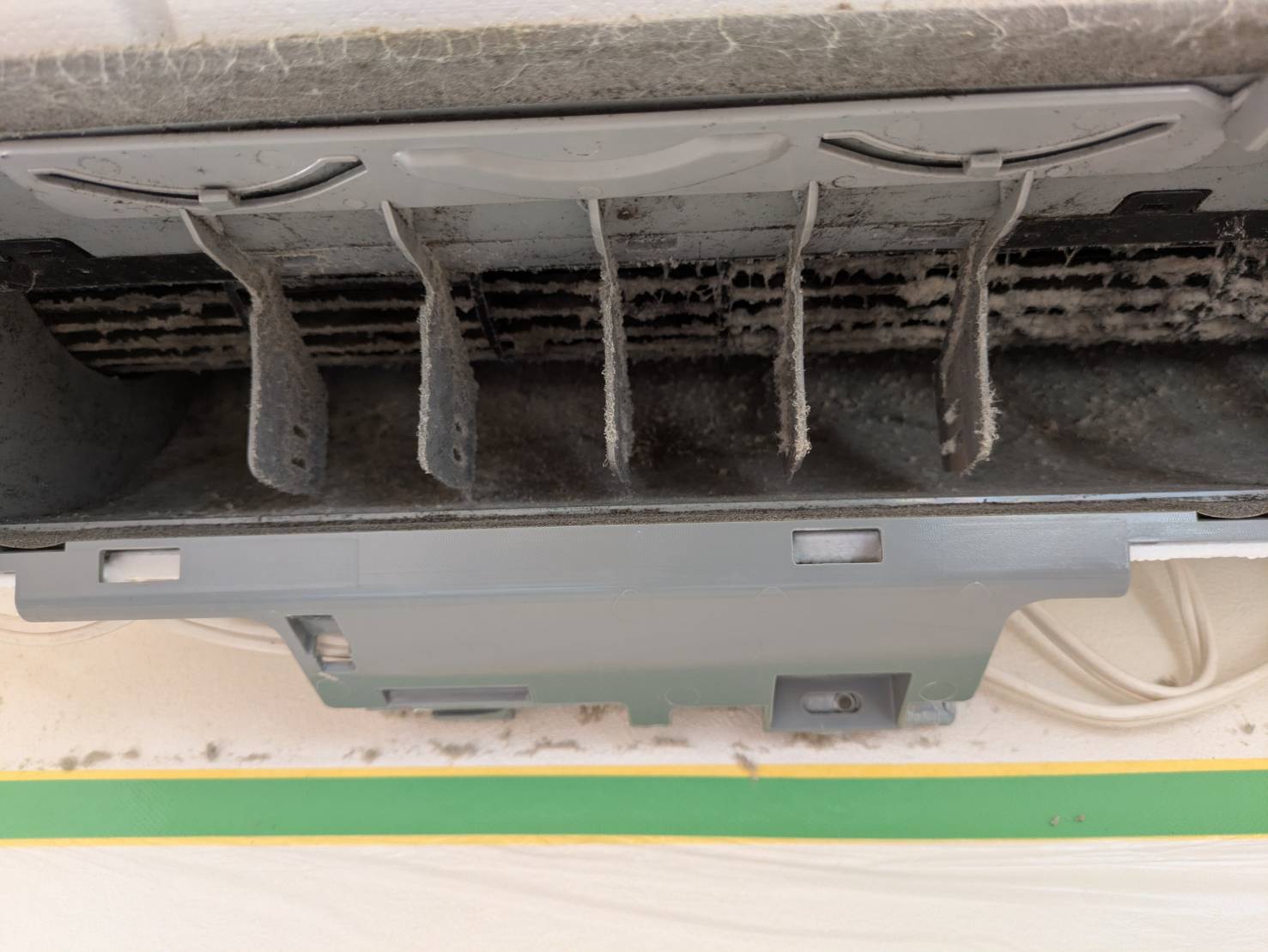 千葉県木更津市の壁掛けエアコンの作業前1