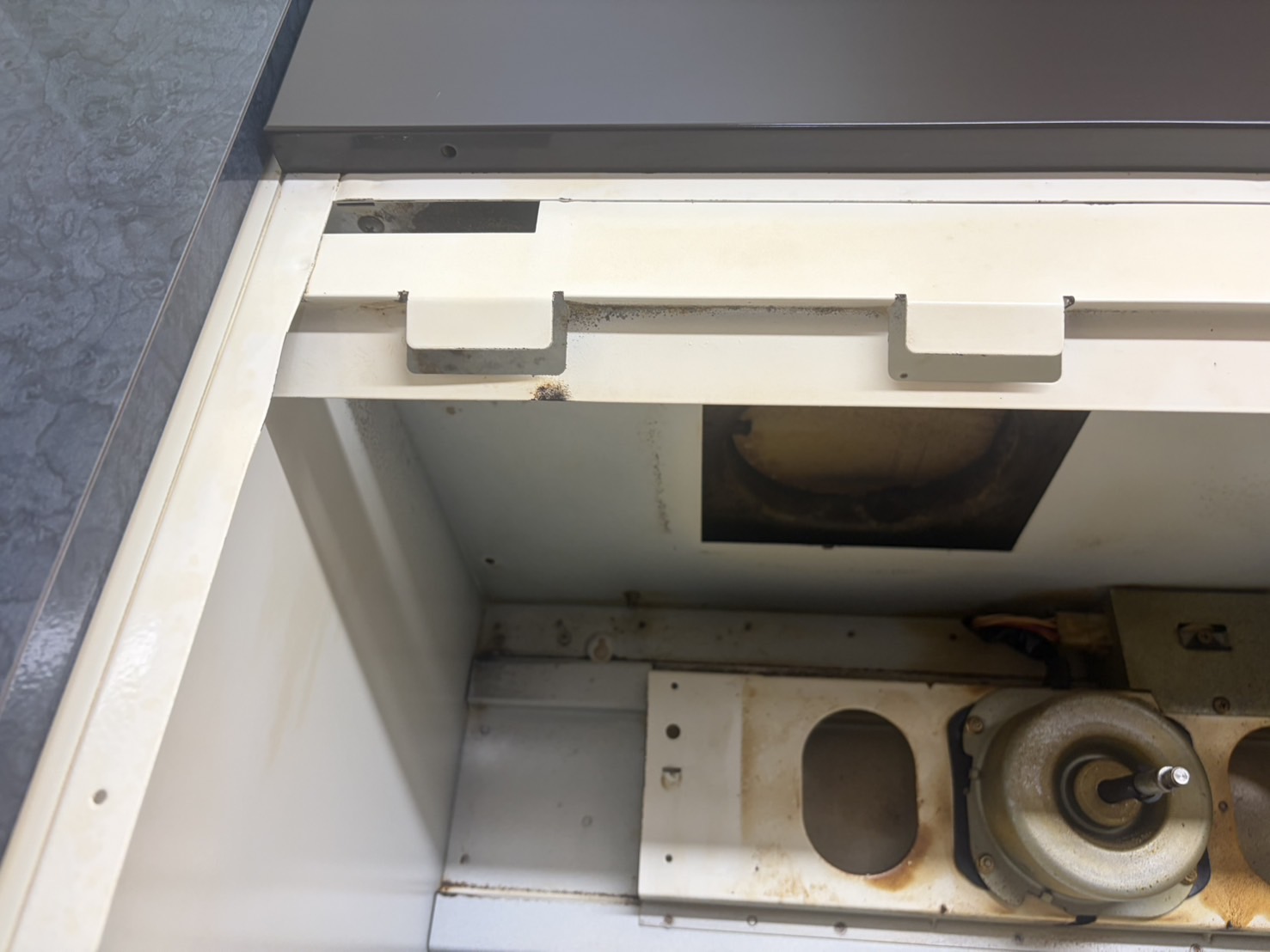 広島県広島市中区のレンジフードクリーニングの作業後1