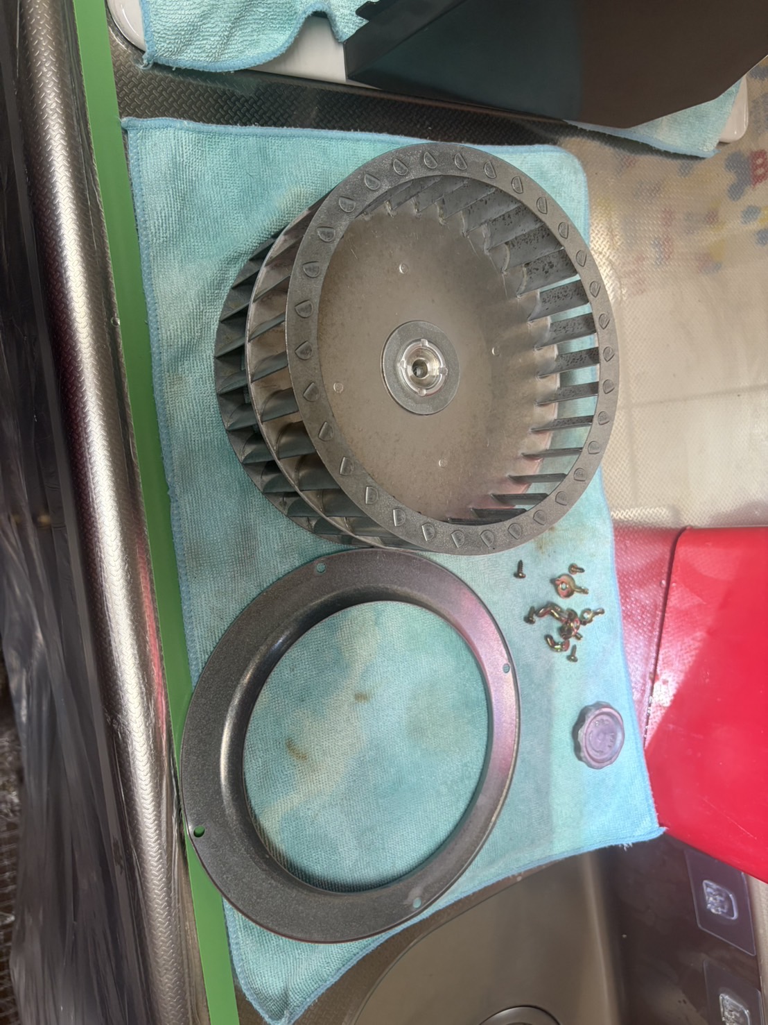 広島県広島市中区のレンジフードクリーニングの作業後2