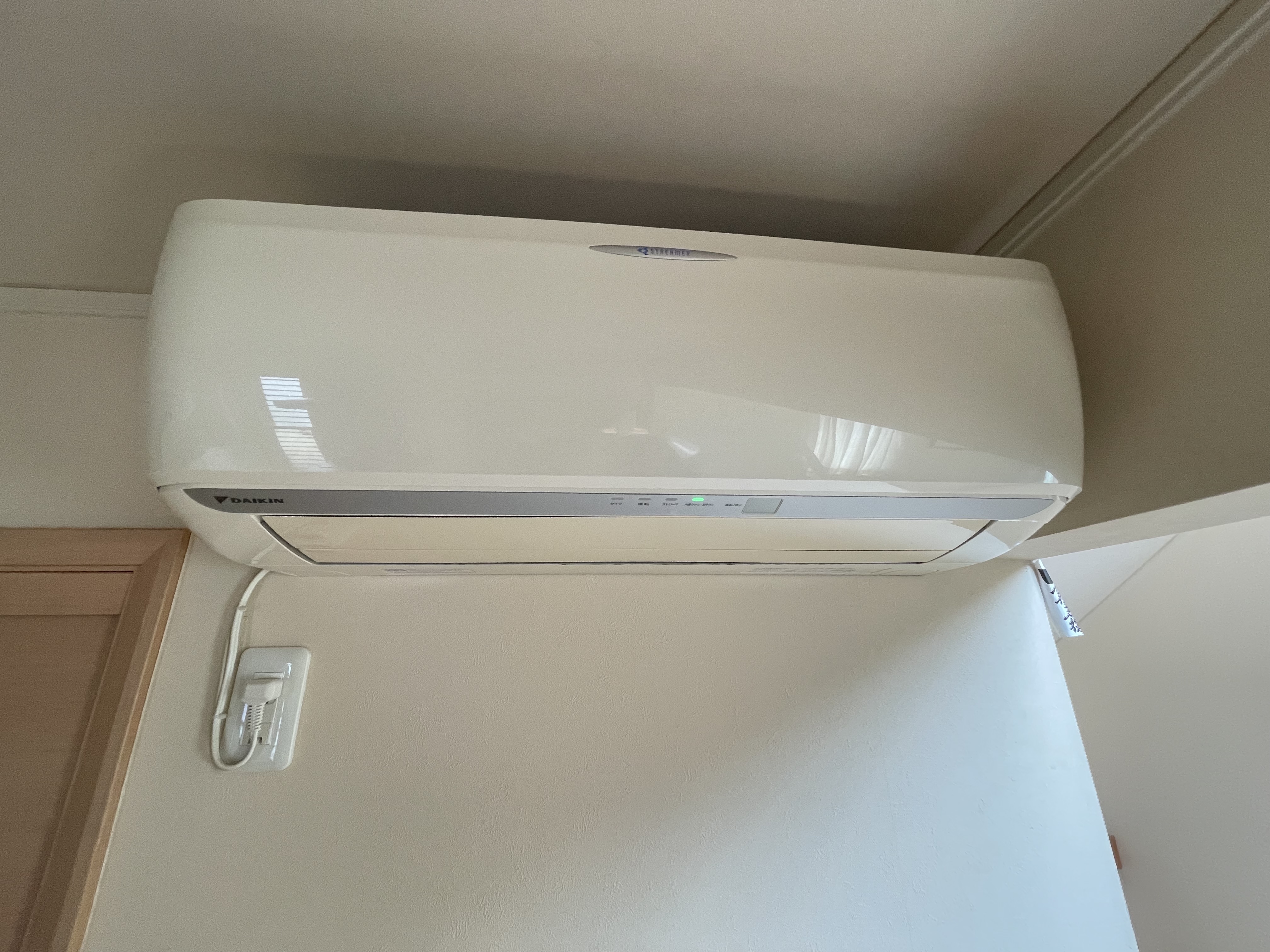 東京都世田谷区の壁掛けエアコンの作業前1