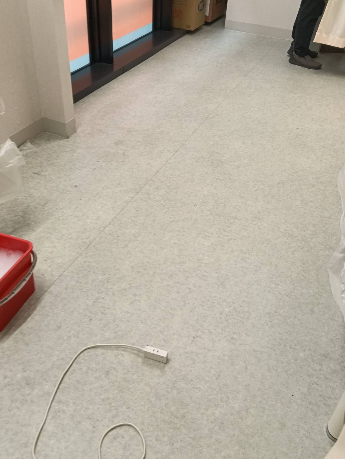 東京都中央区日本橋の店舗清掃の作業前1