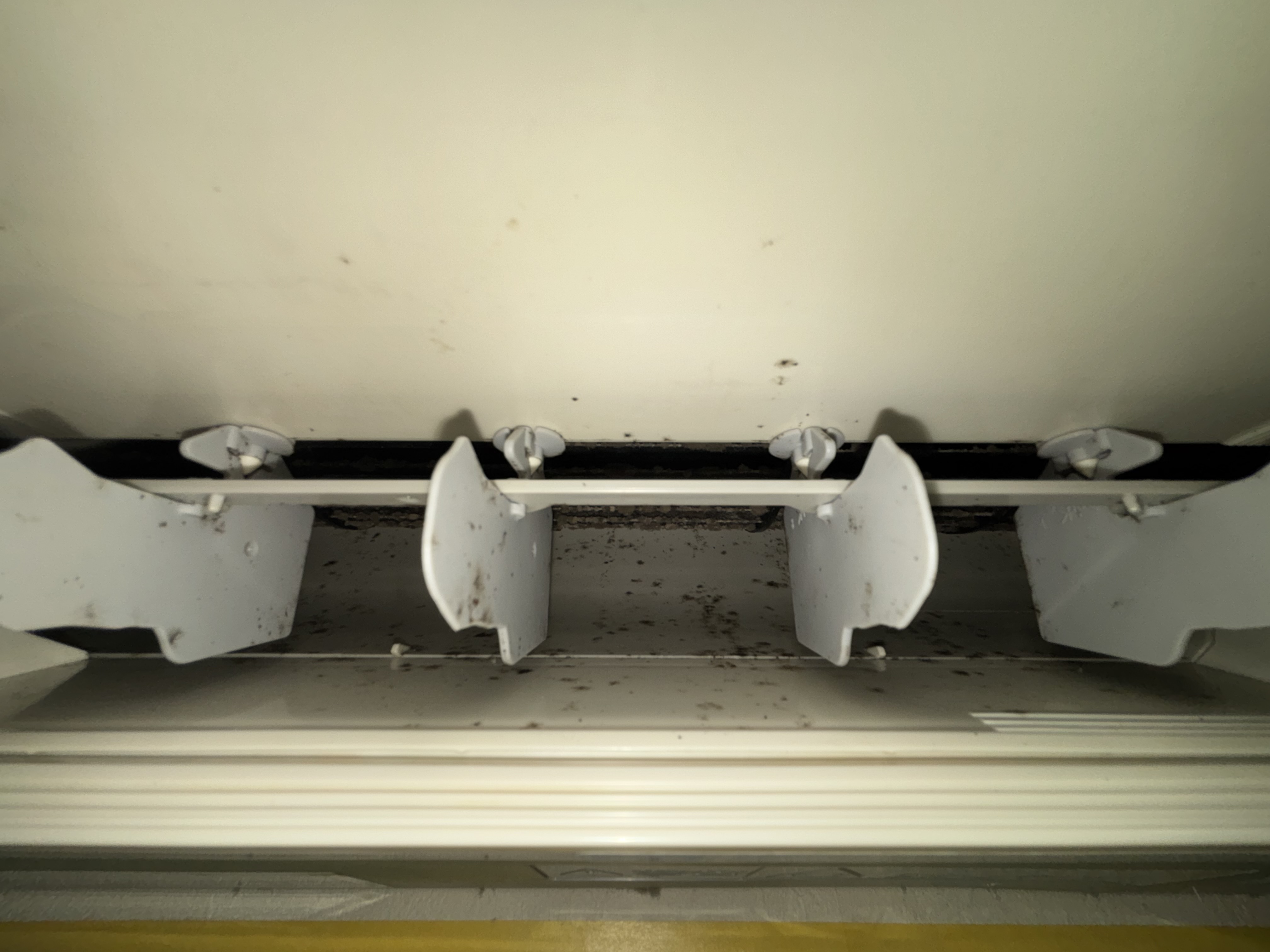 埼玉県さいたま市中央区のお掃除機能付きエアコンの作業前2