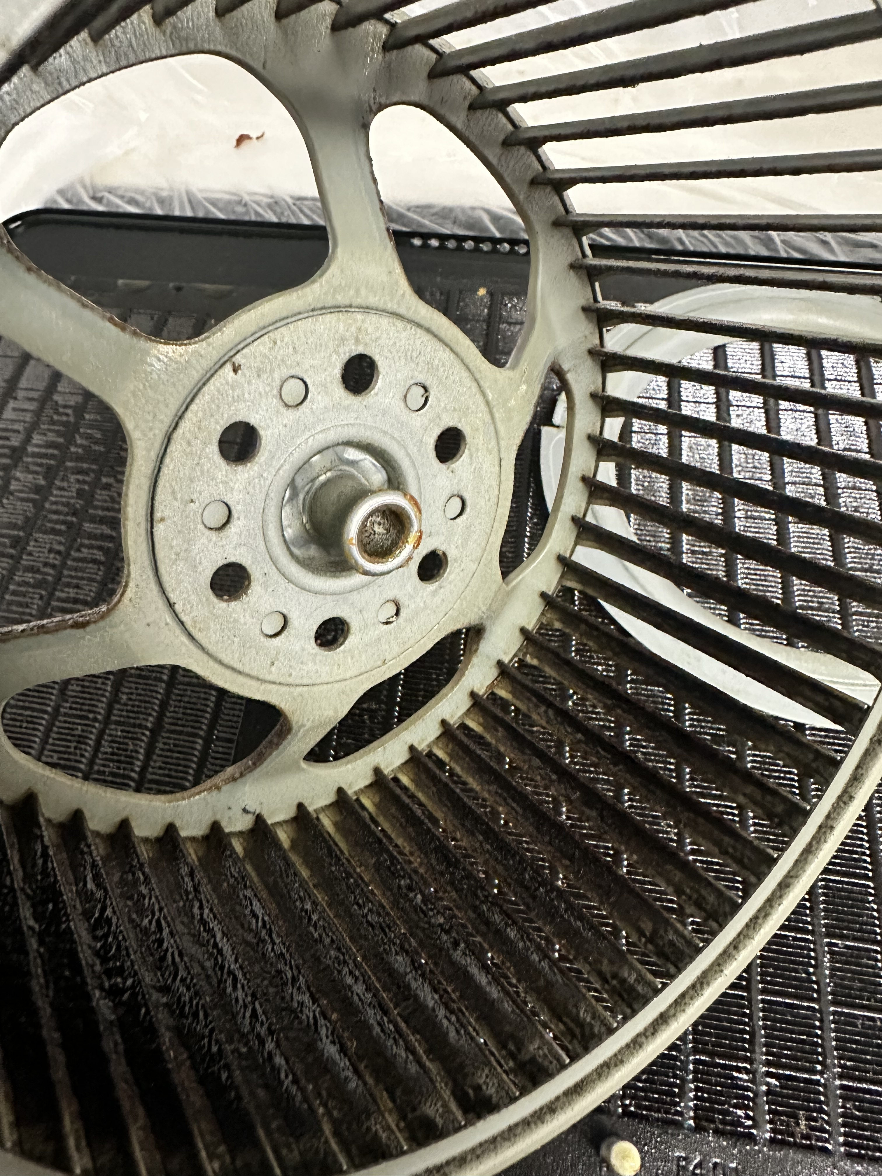 愛知県春日井市のレンジフードクリーニングの作業前1