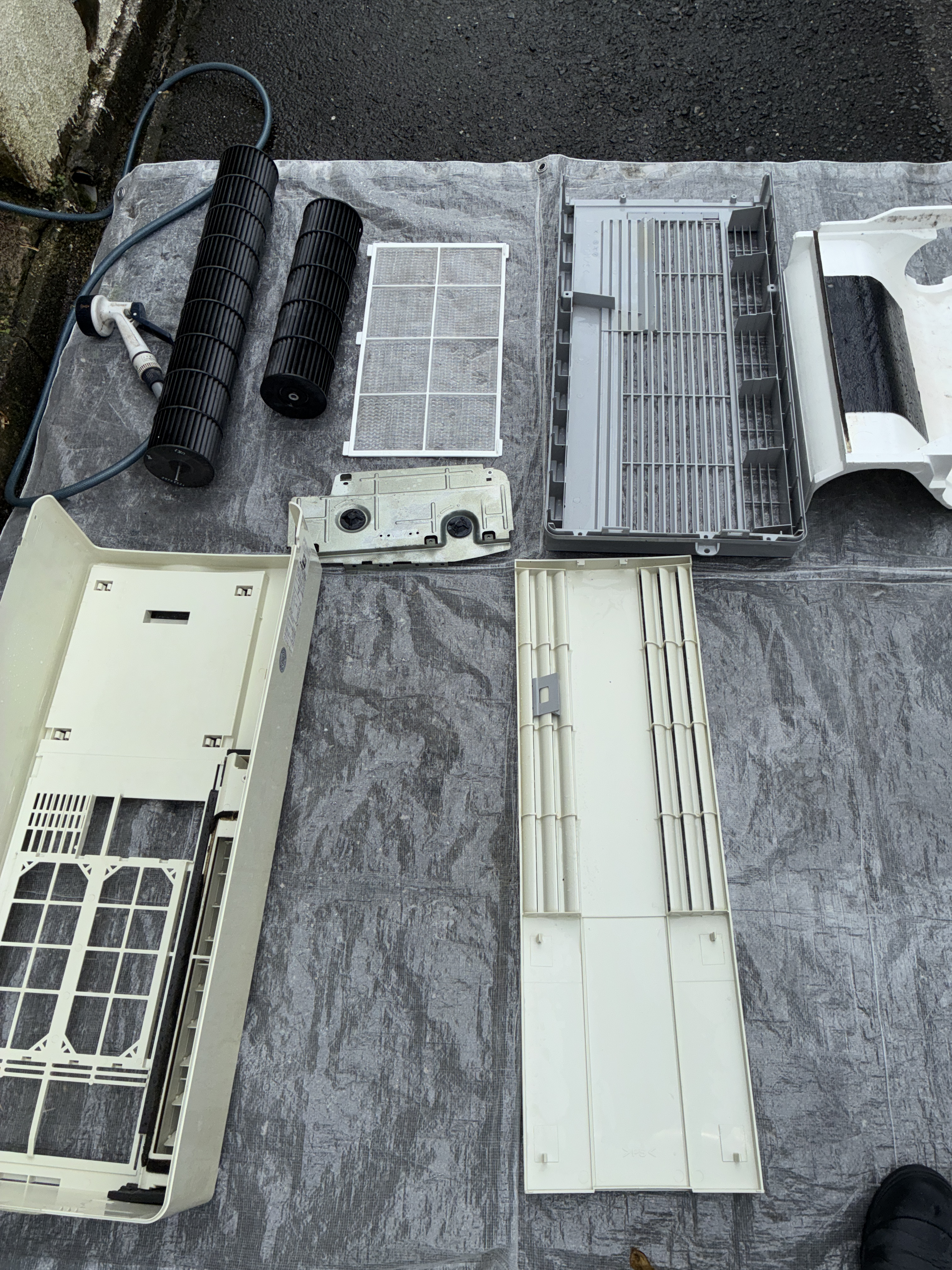 大阪府東大阪市上四条の壁掛けエアコンの作業後1