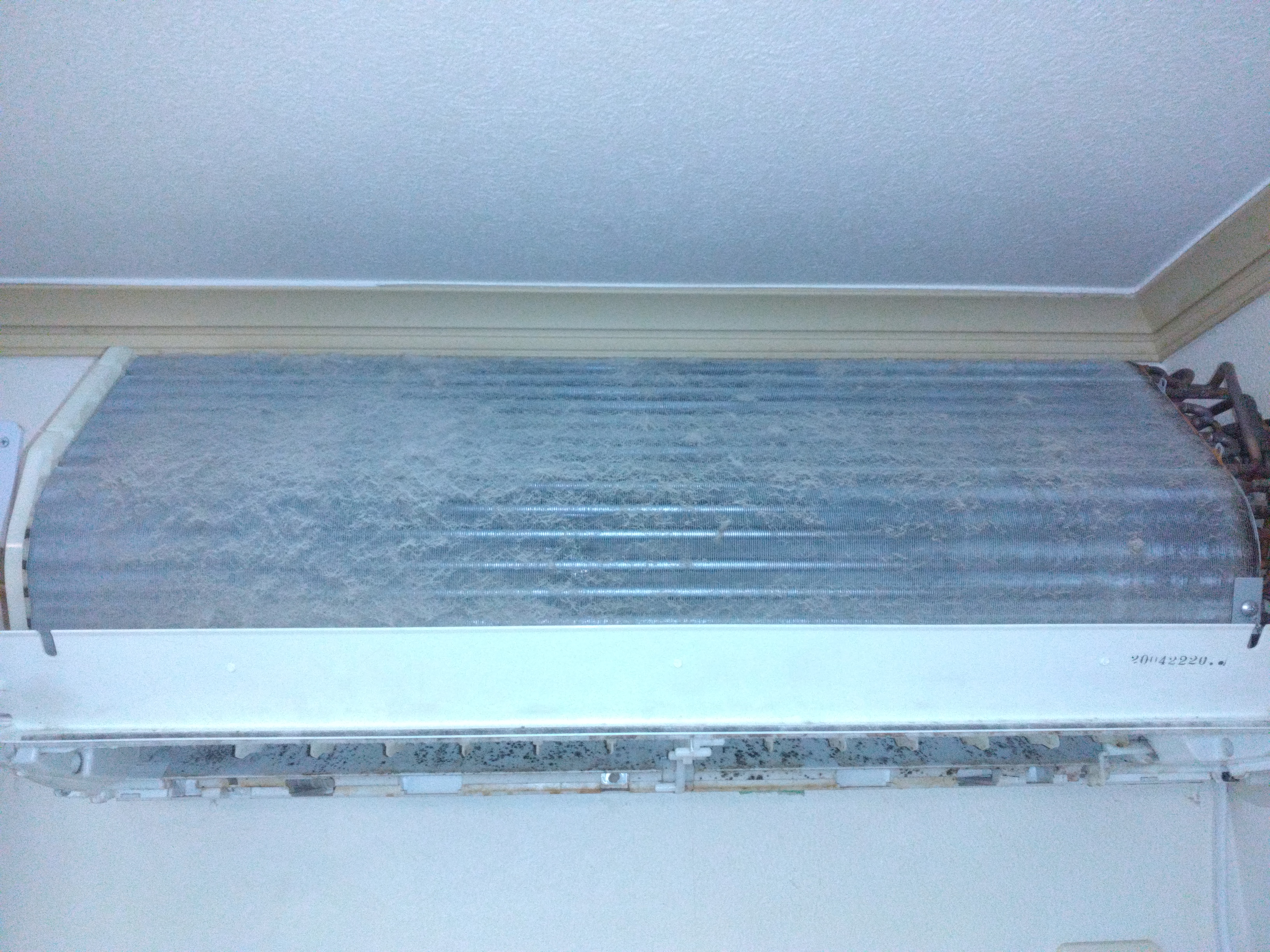 奈良県奈良市法蓮町のお掃除機能付きエアコンの作業前1