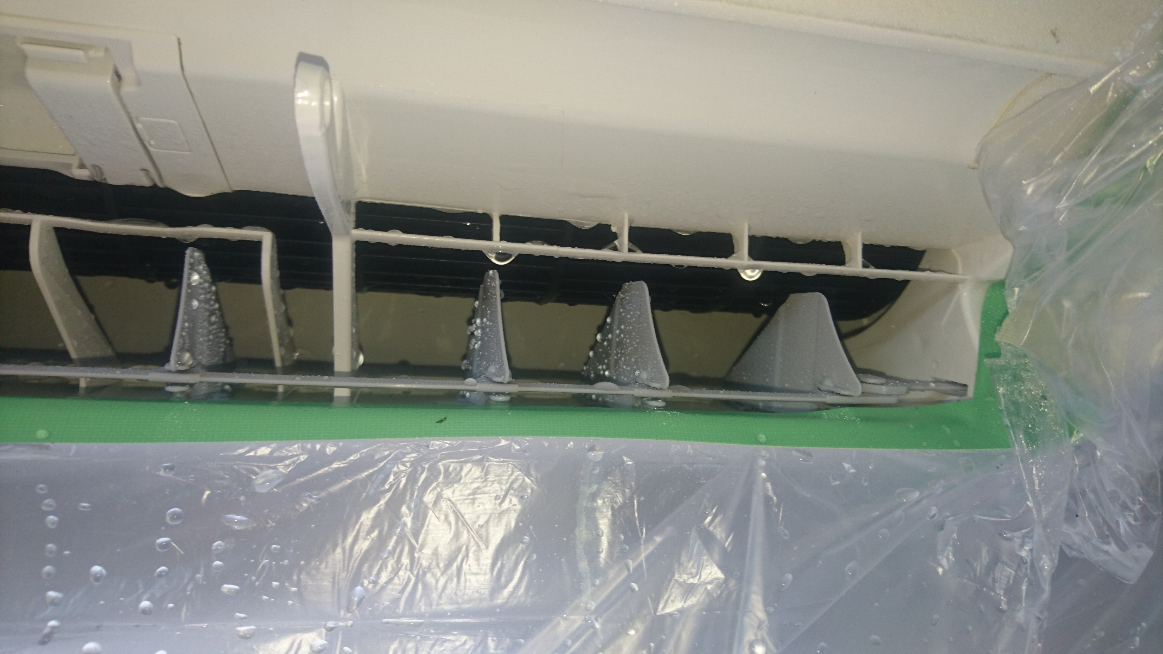 東京都小平市のお掃除機能付きエアコンの作業後1