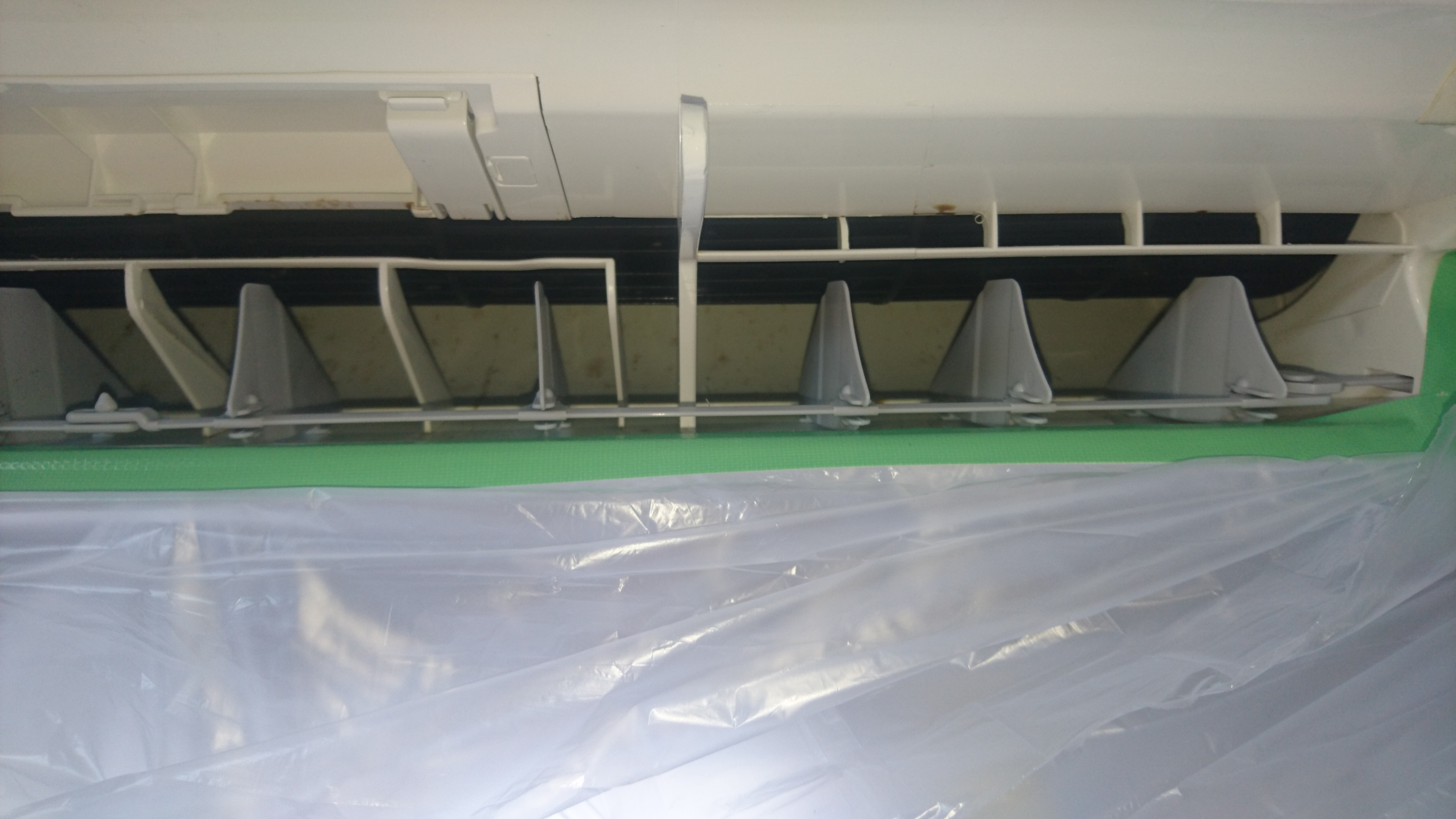 東京都小平市のお掃除機能付きエアコンの作業前1