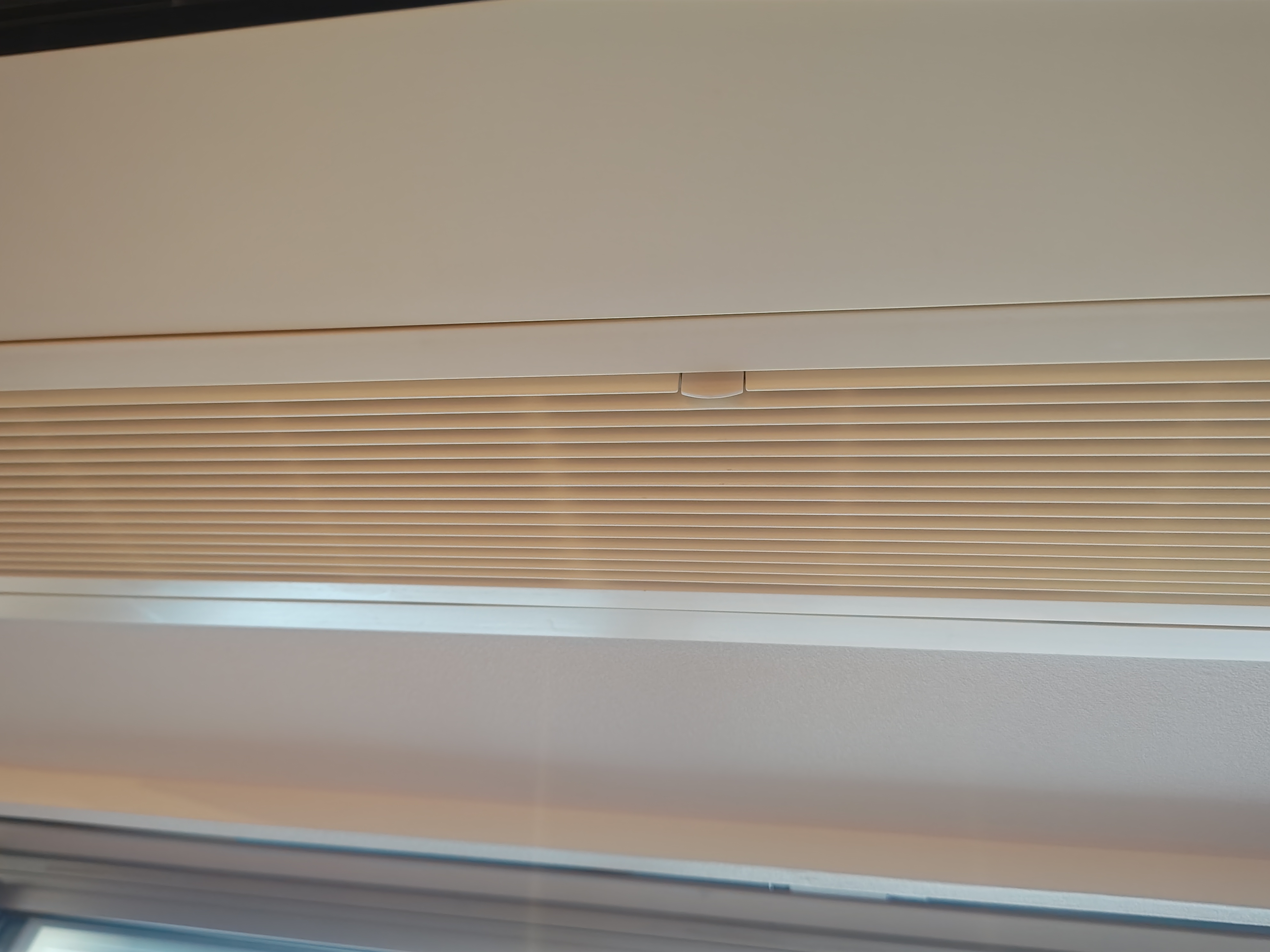 東京都新宿区四谷三栄町の家庭用天井埋め込みエアコンの作業後2