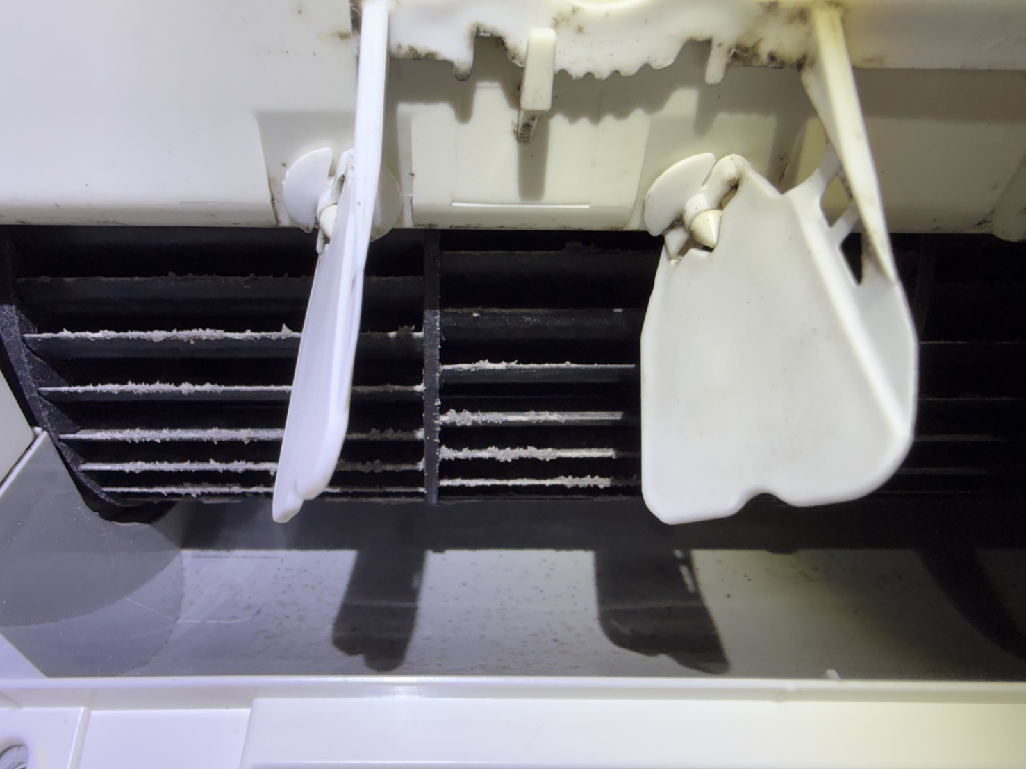 東京都足立区東綾瀬の壁掛けエアコンの作業前1