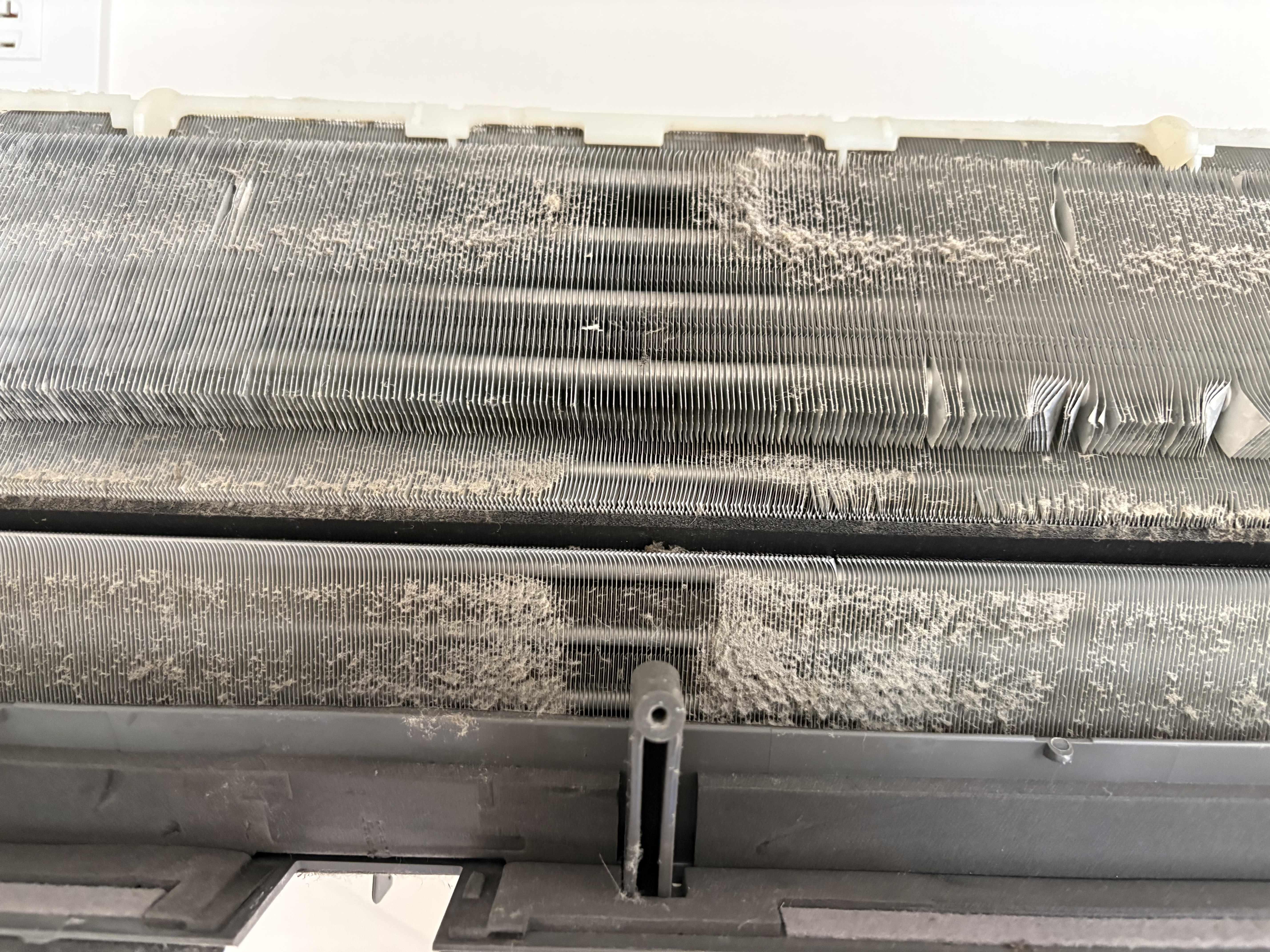 埼玉県さいたま市緑区のお掃除機能付きエアコンの作業前1