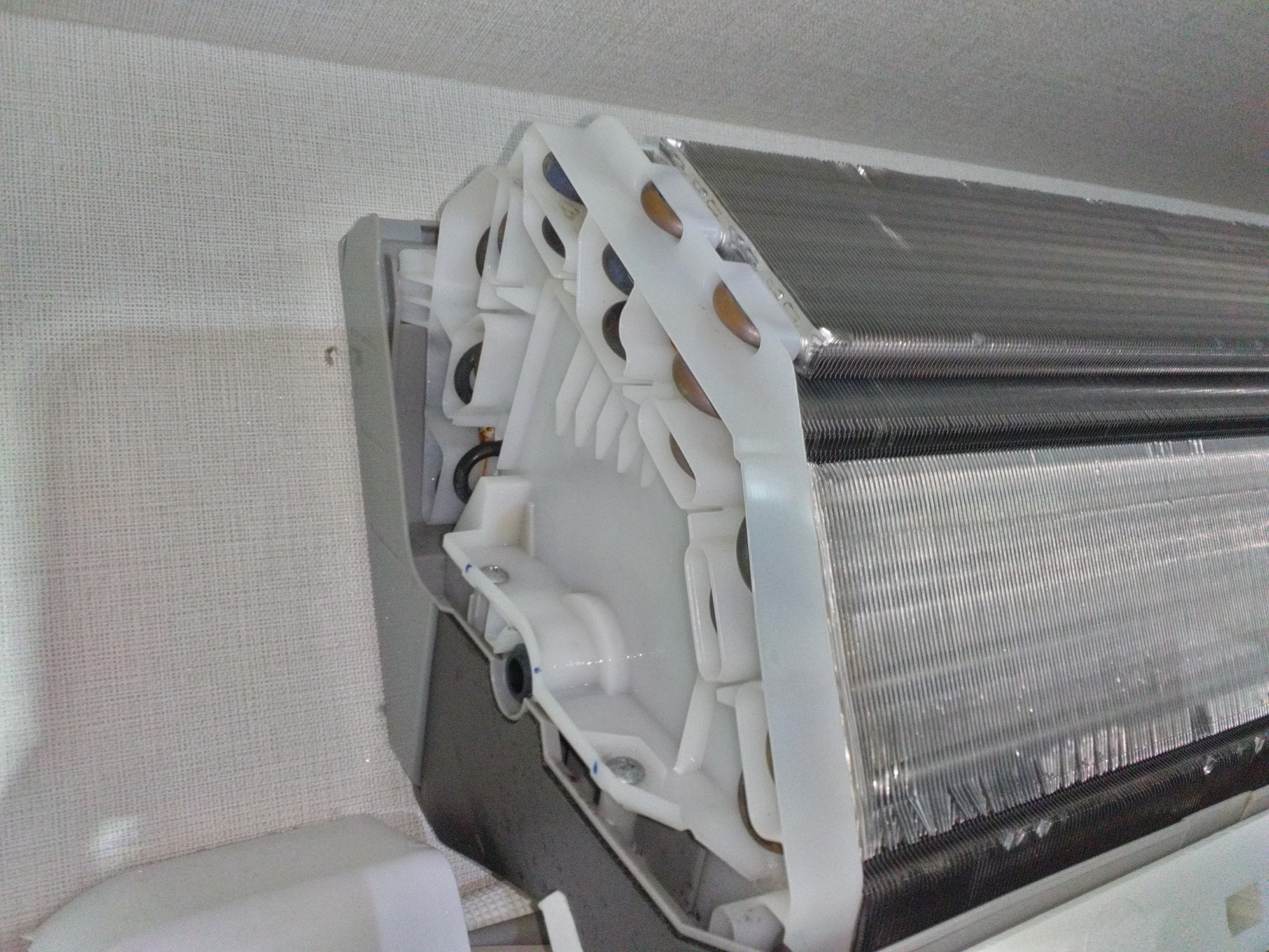 山梨県甲府市北口の壁掛けエアコンの作業後2