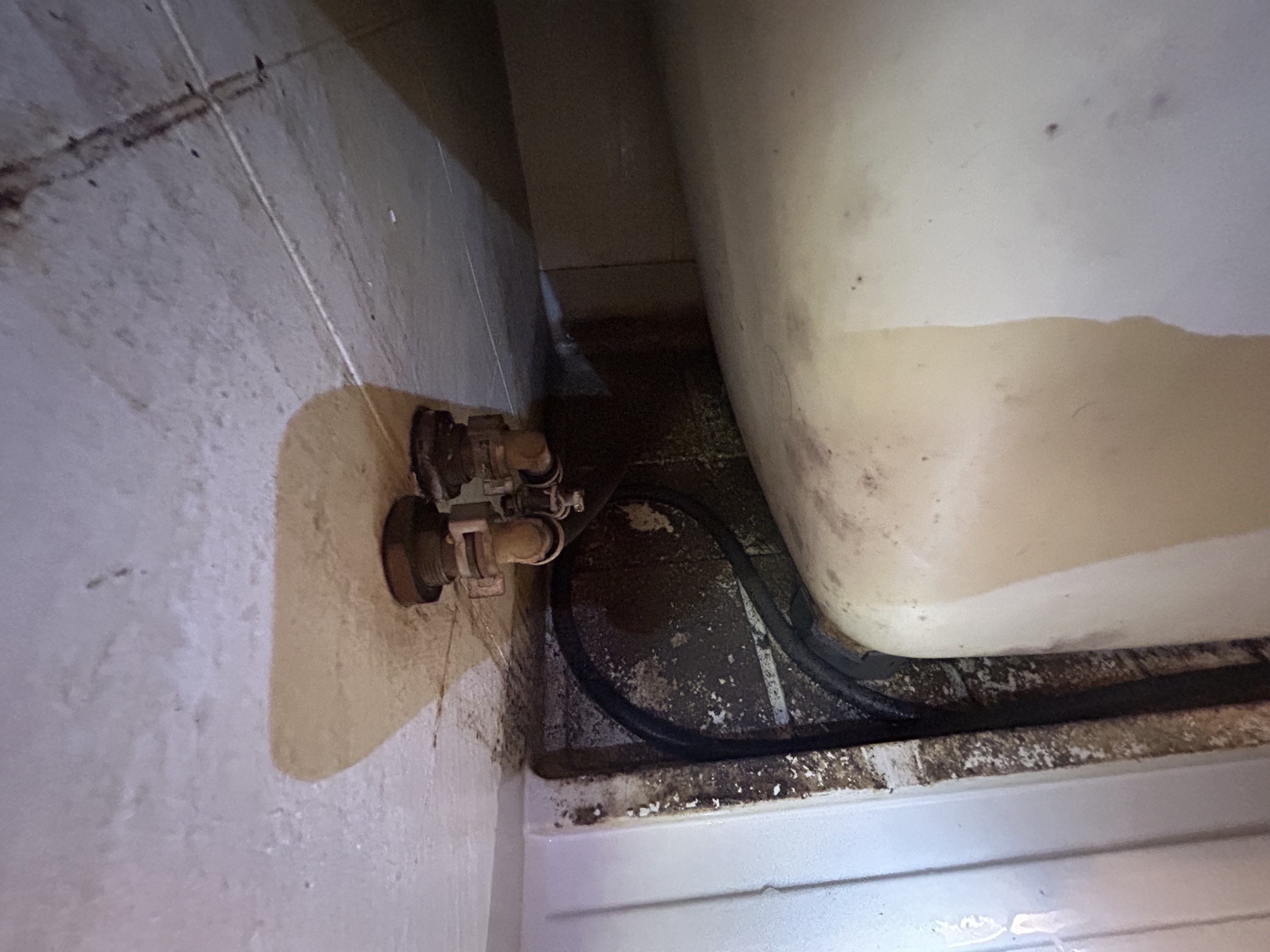 神奈川県川崎市多摩区登戸の浴室・お風呂クリーニングの作業前3