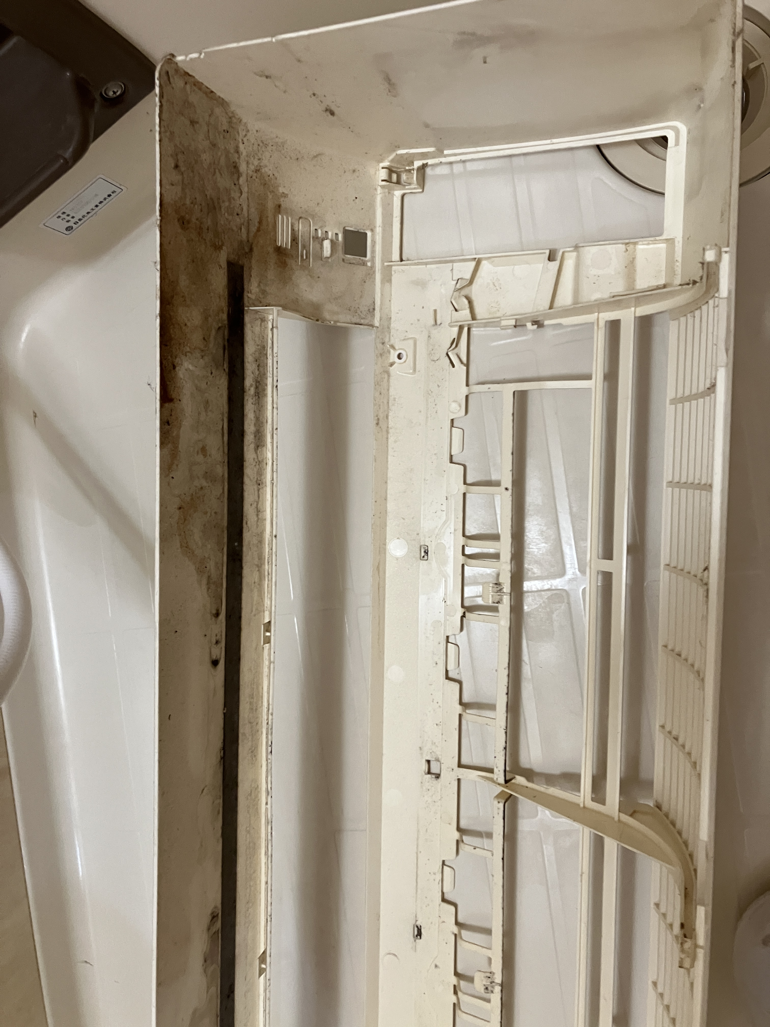 宮城県仙台市泉区の壁掛けエアコンの作業前2