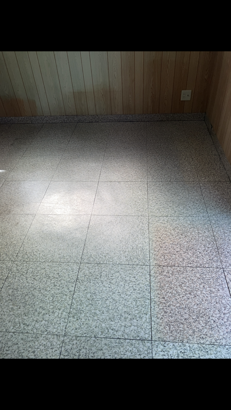 福島県いわき市のフローリングクリーニングの作業前1