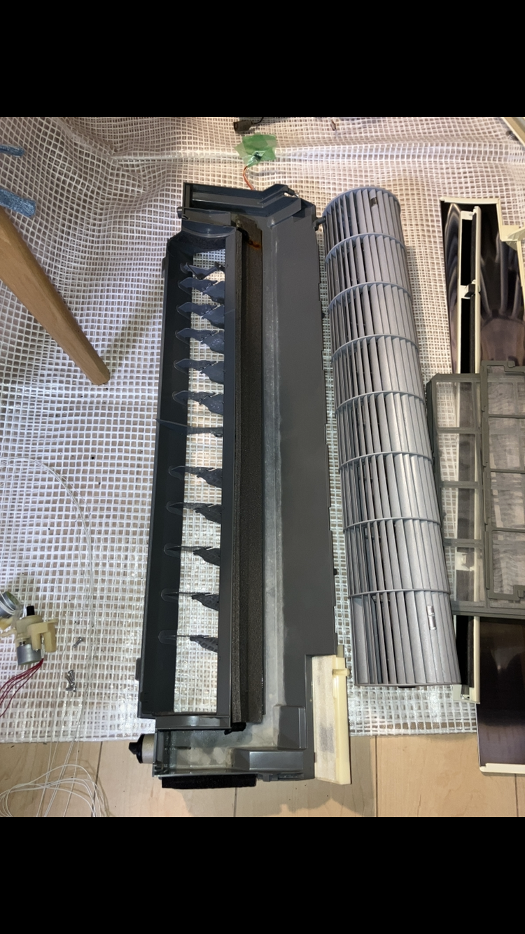 茨城県那珂市のお掃除機能付きエアコンの作業後1