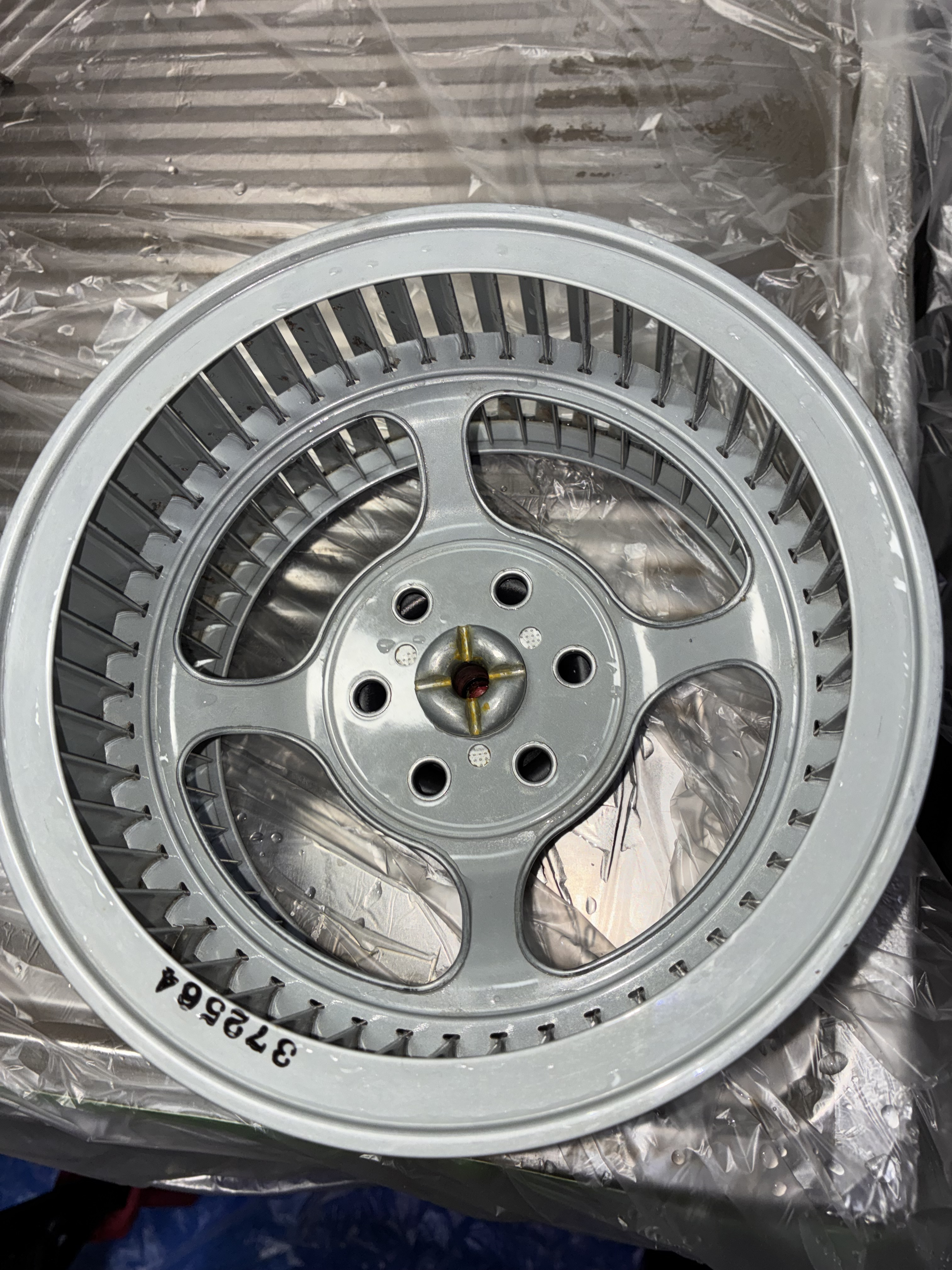 埼玉県入間郡三芳町三芳町のレンジフードクリーニングの作業後1