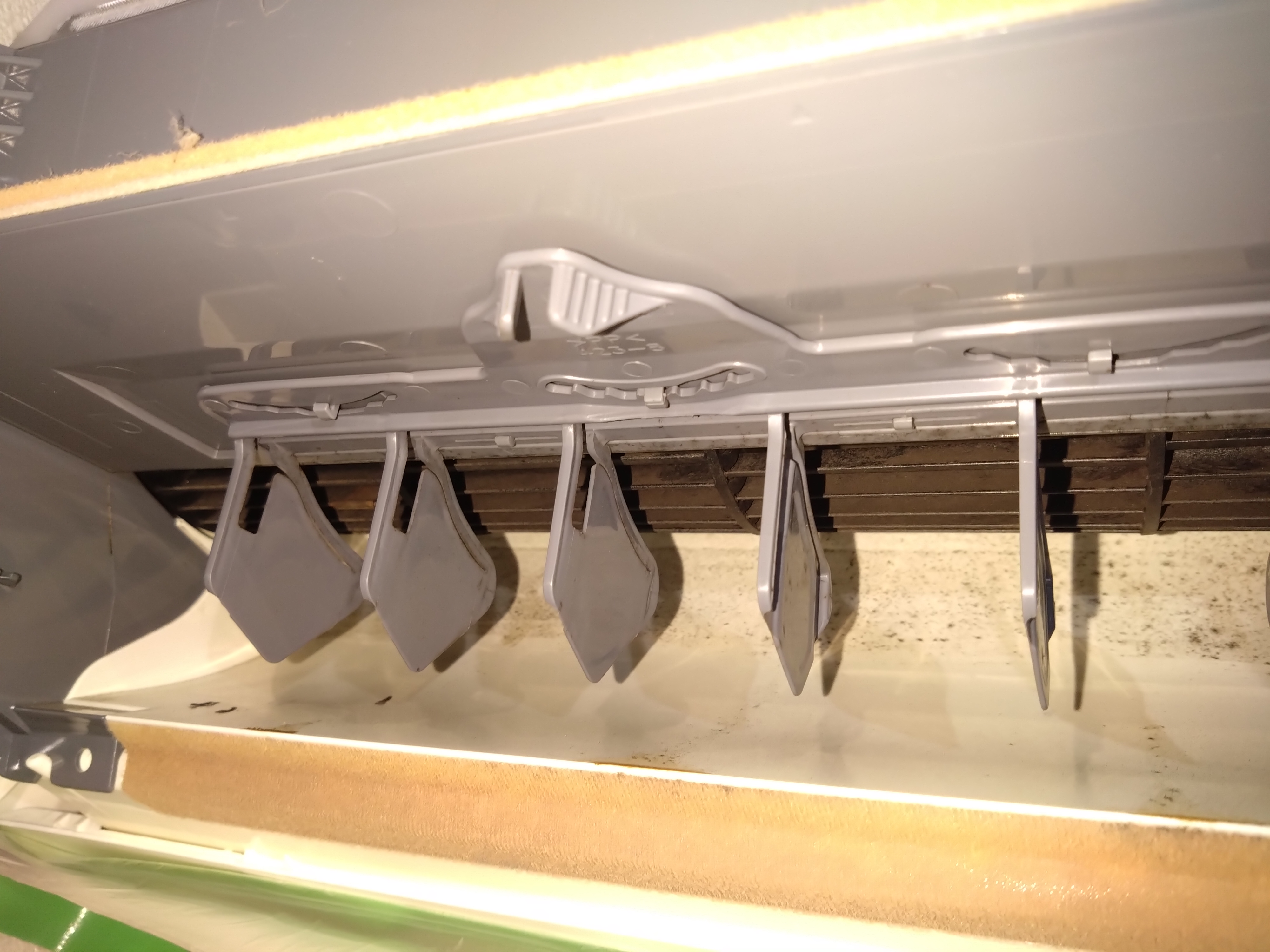 滋賀県野洲市の壁掛けエアコンの作業前1