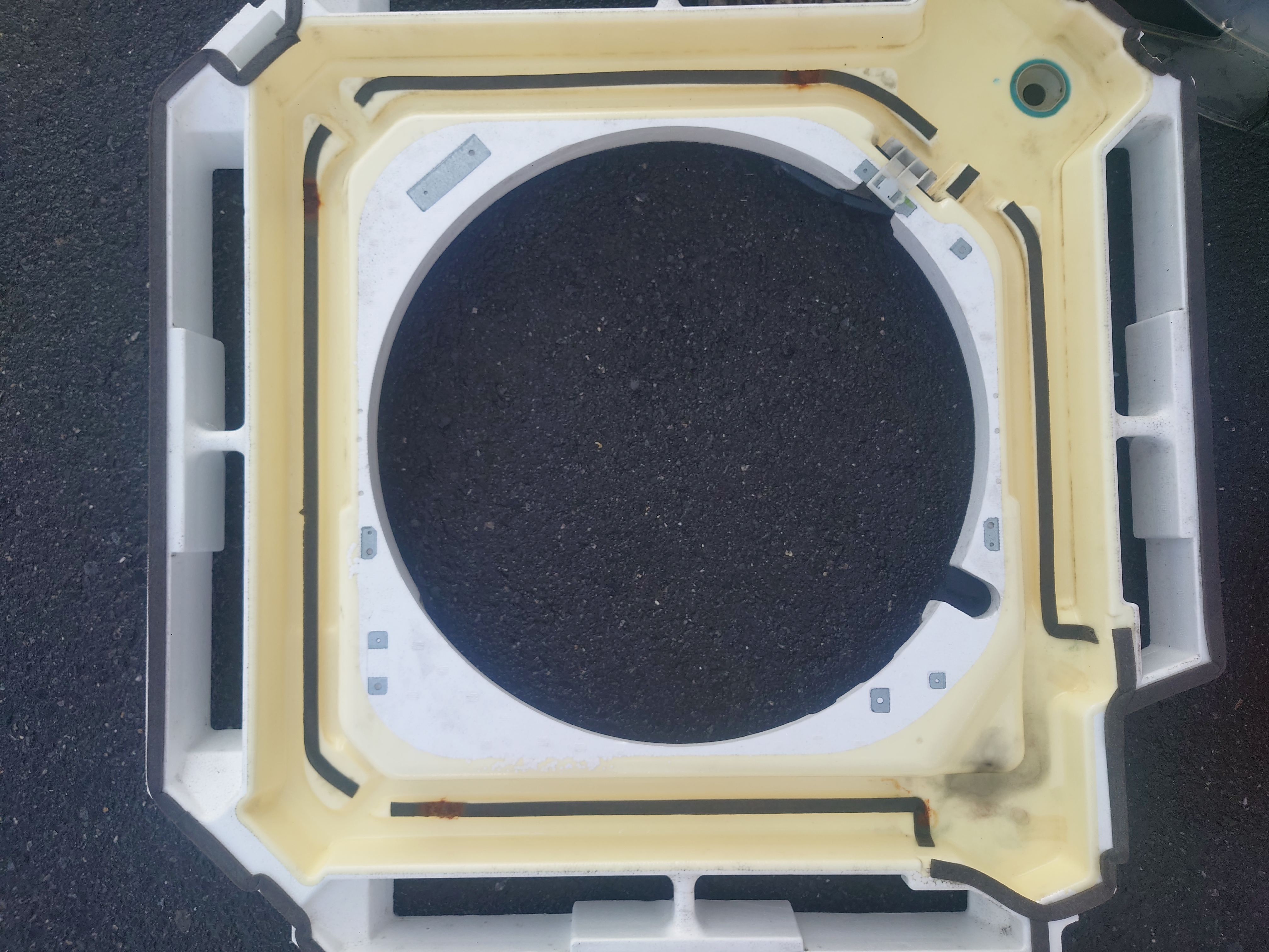 千葉県木更津市中島の業務用天井埋め込みエアコンの作業後1