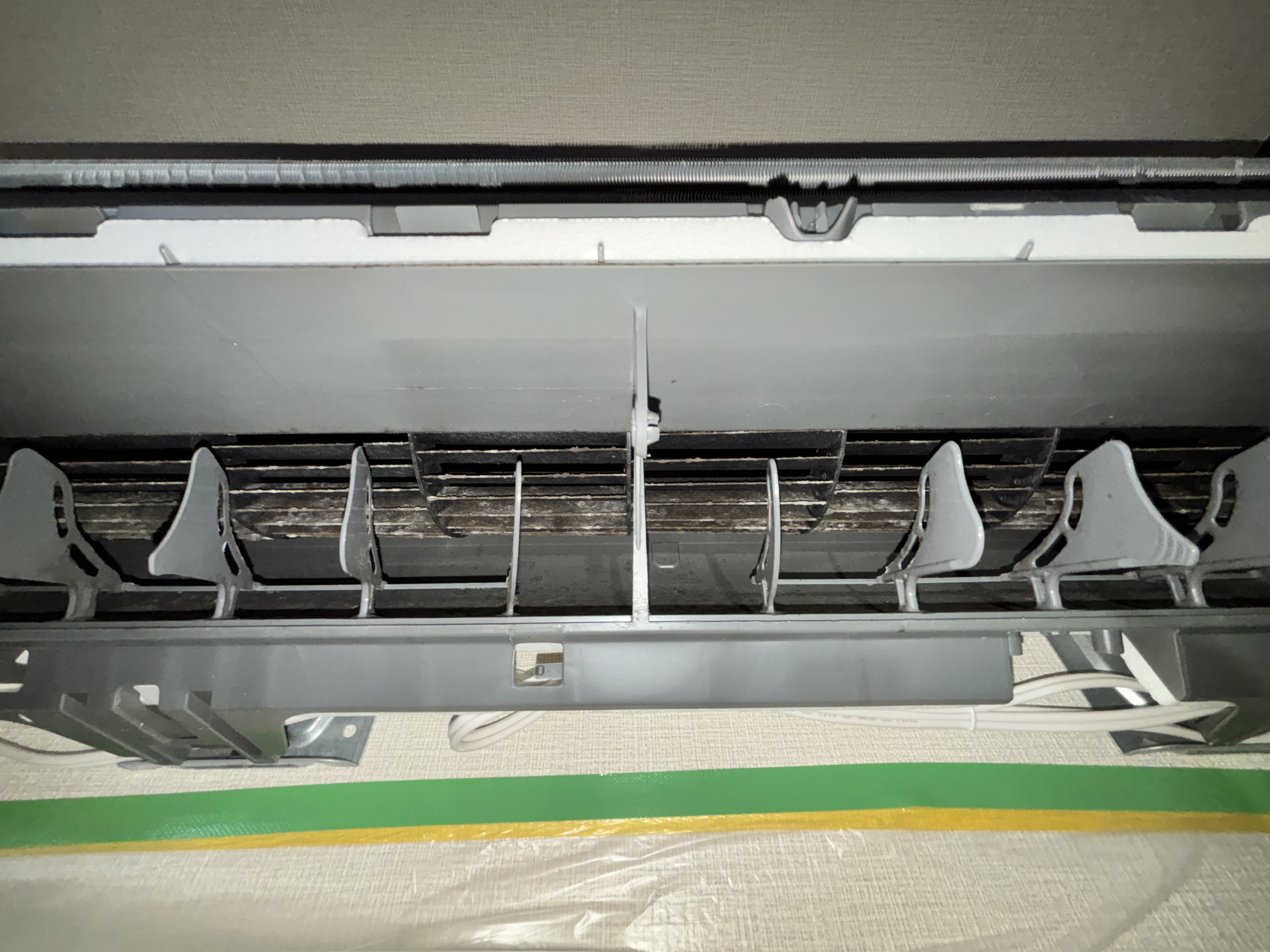 千葉県千葉市稲毛区小中台の壁掛けエアコンの作業前2