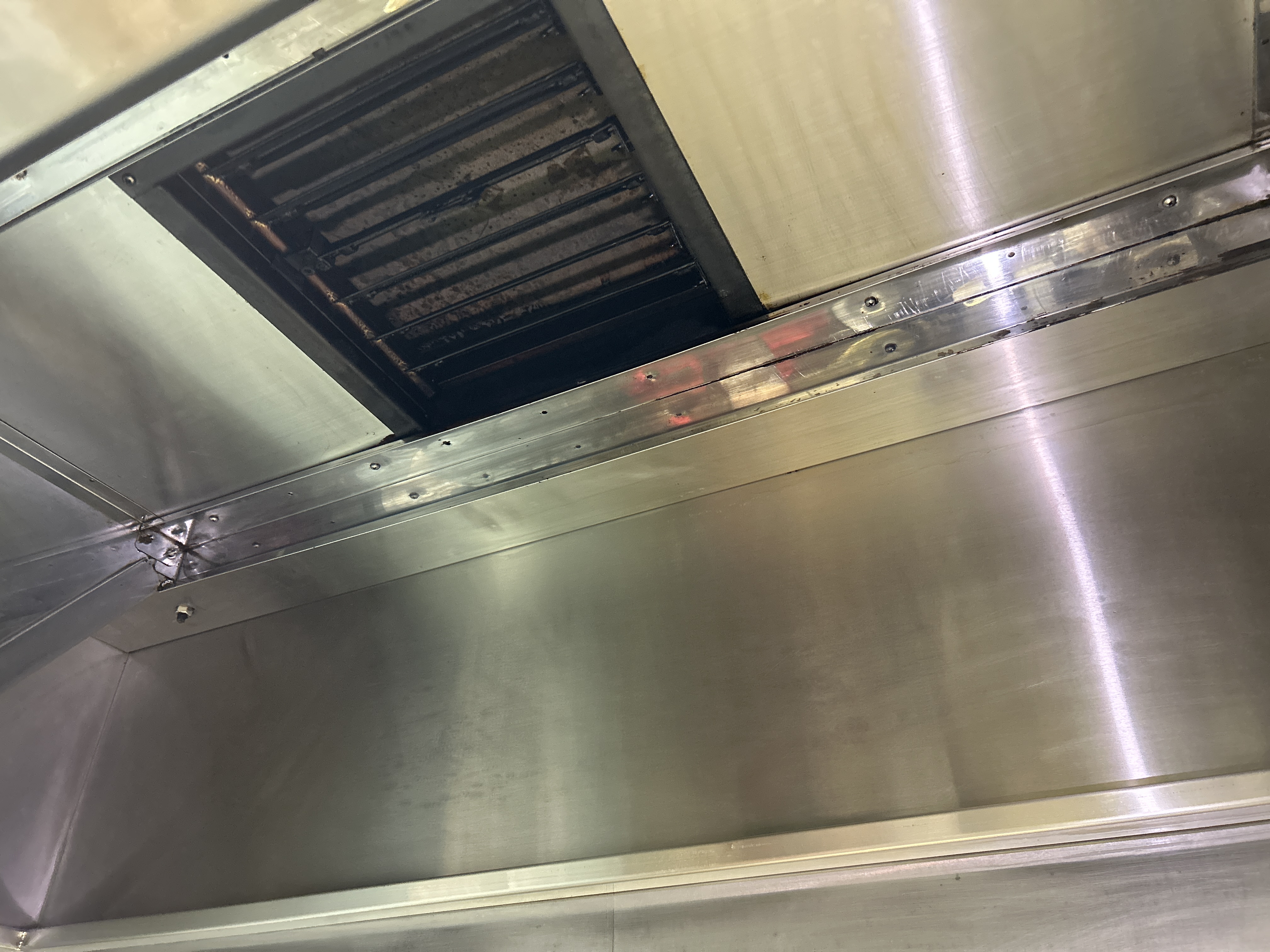 神奈川県横浜市青葉区青葉台の飲食店清掃の作業後1