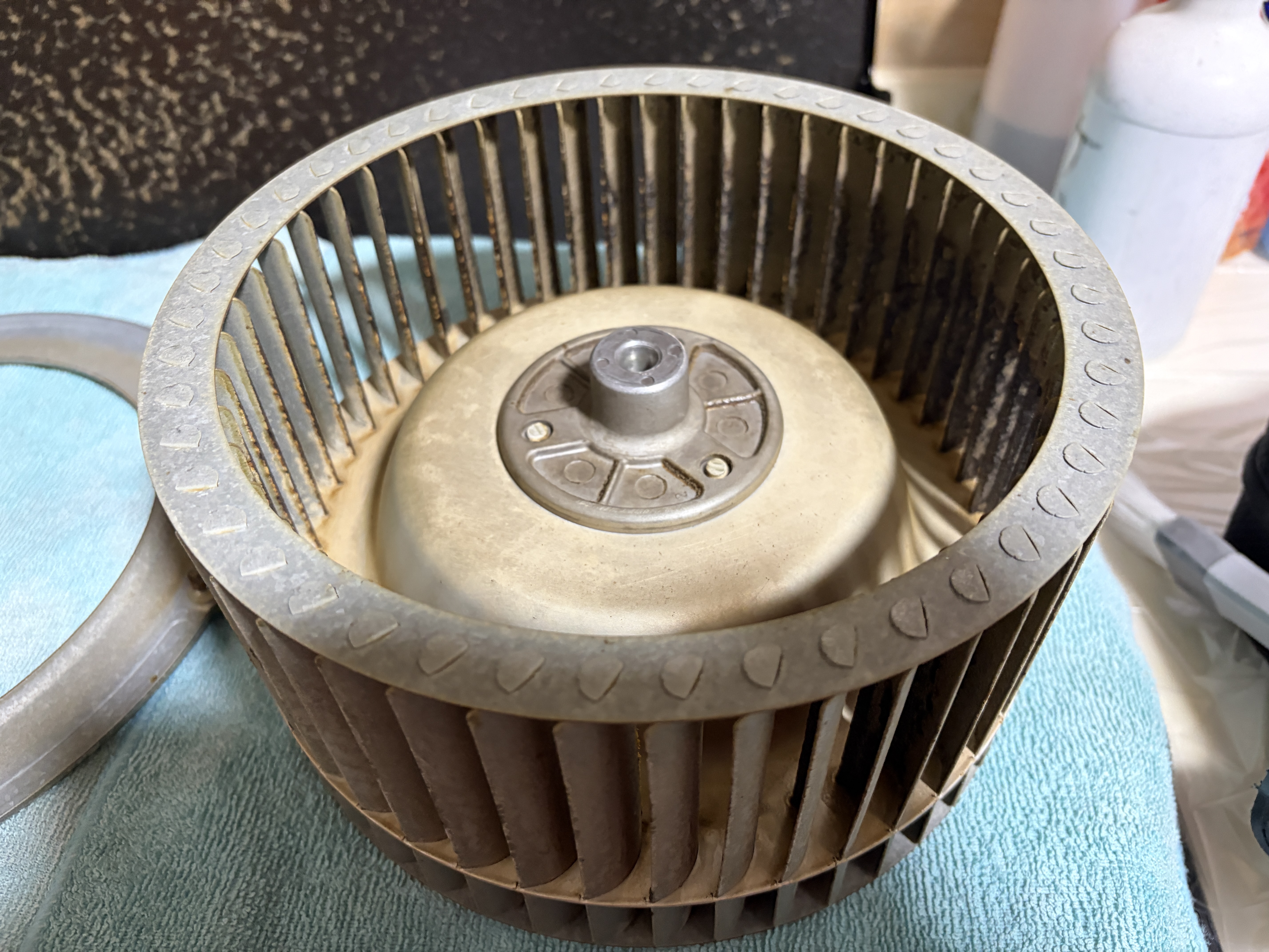 神奈川県横浜市旭区川井本町のレンジフードクリーニングの作業前2