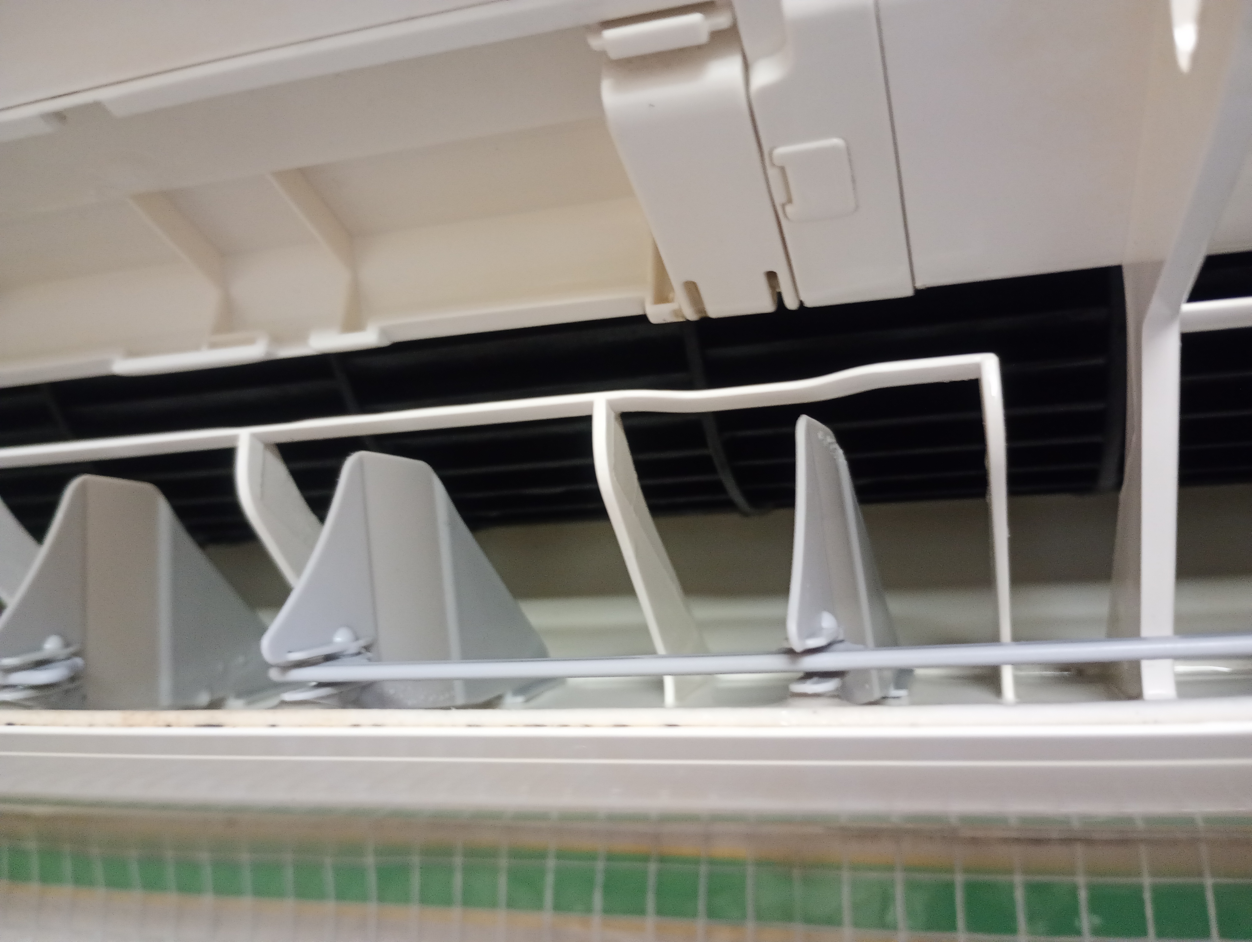 千葉県千葉市美浜区真砂の壁掛けエアコンの作業後1