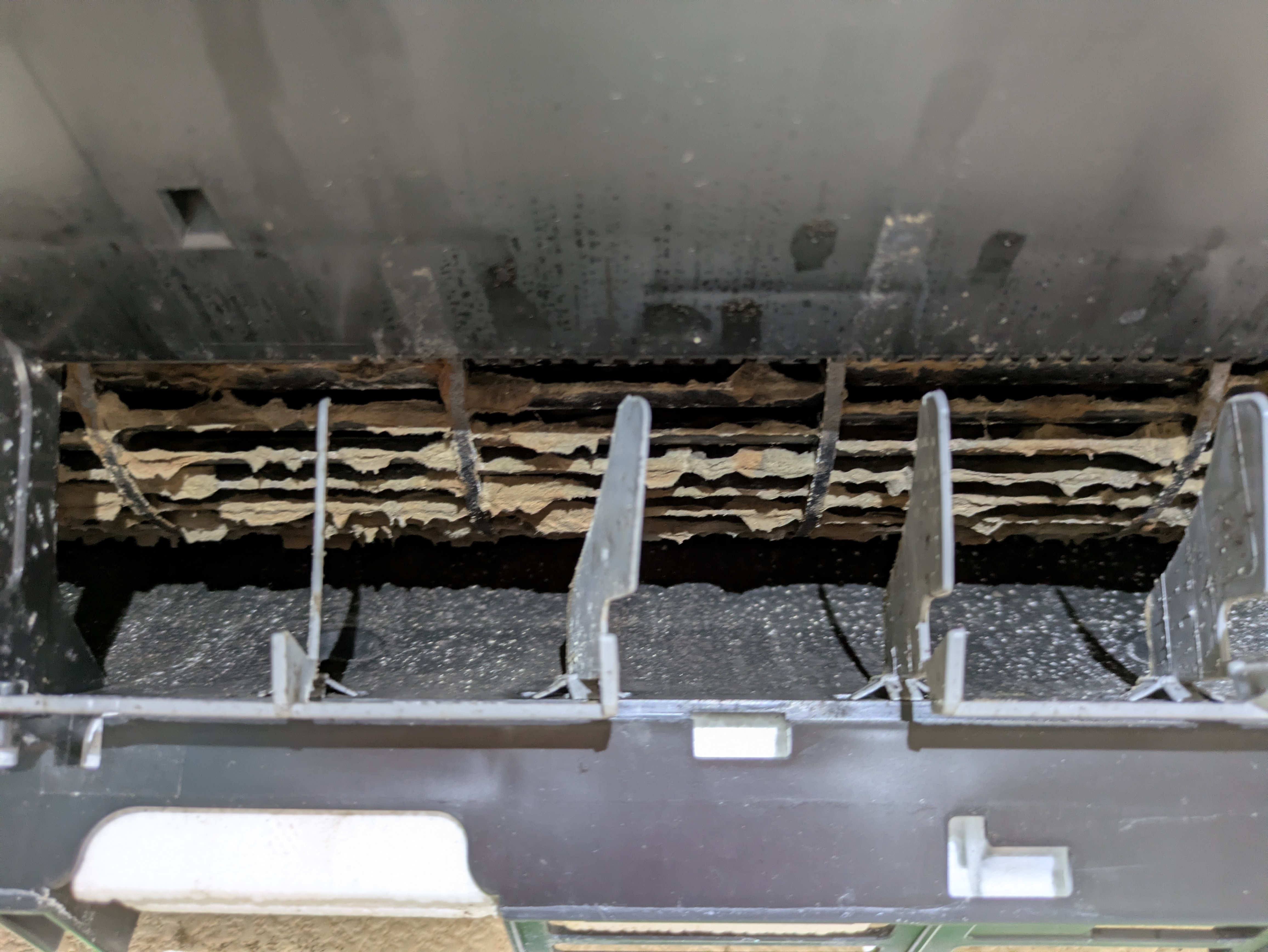 埼玉県さいたま市岩槻区加倉の壁掛けエアコンの作業前1