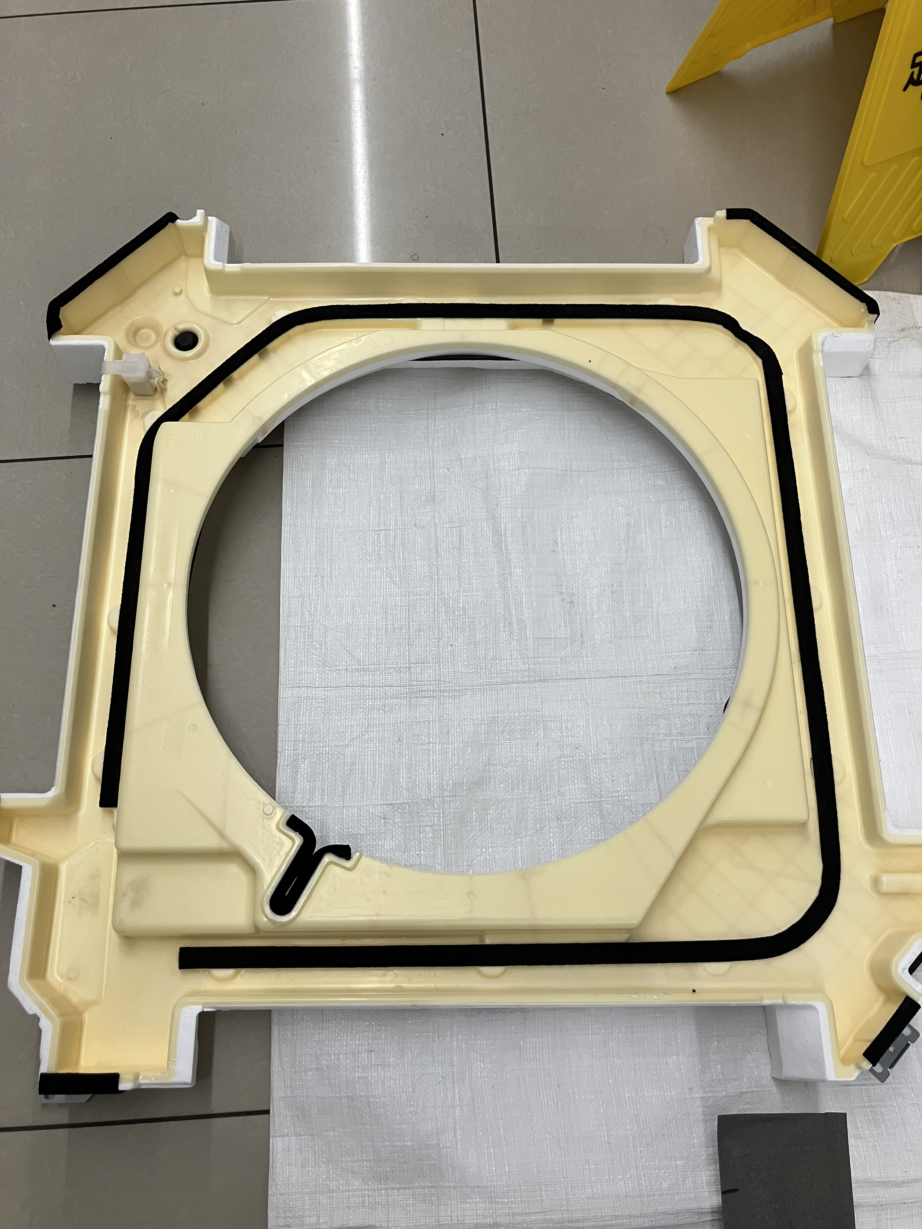 福島県いわき市の業務用天井埋め込みエアコンの作業後1