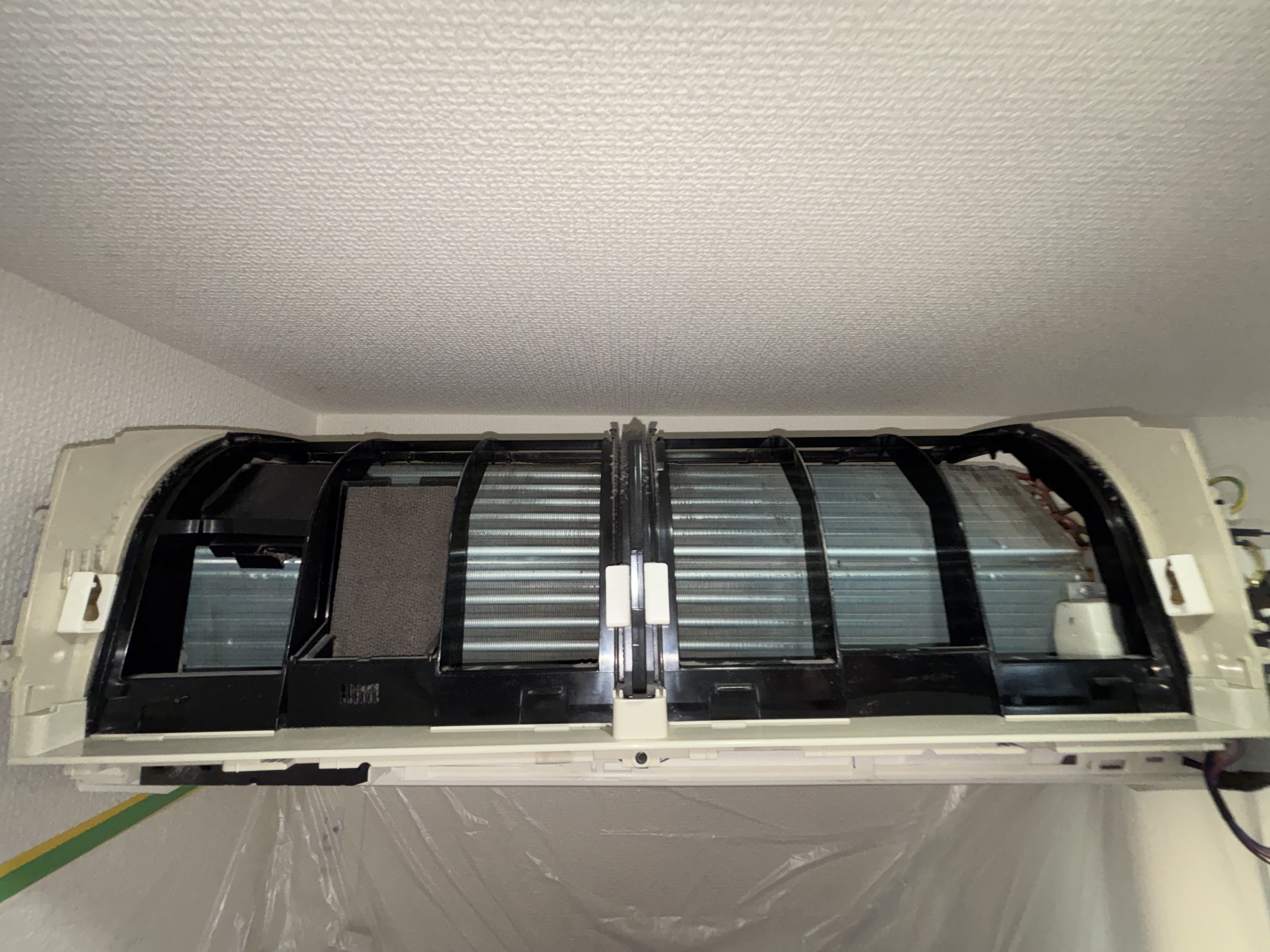 埼玉県さいたま市南区のお掃除機能付きエアコンの作業前1