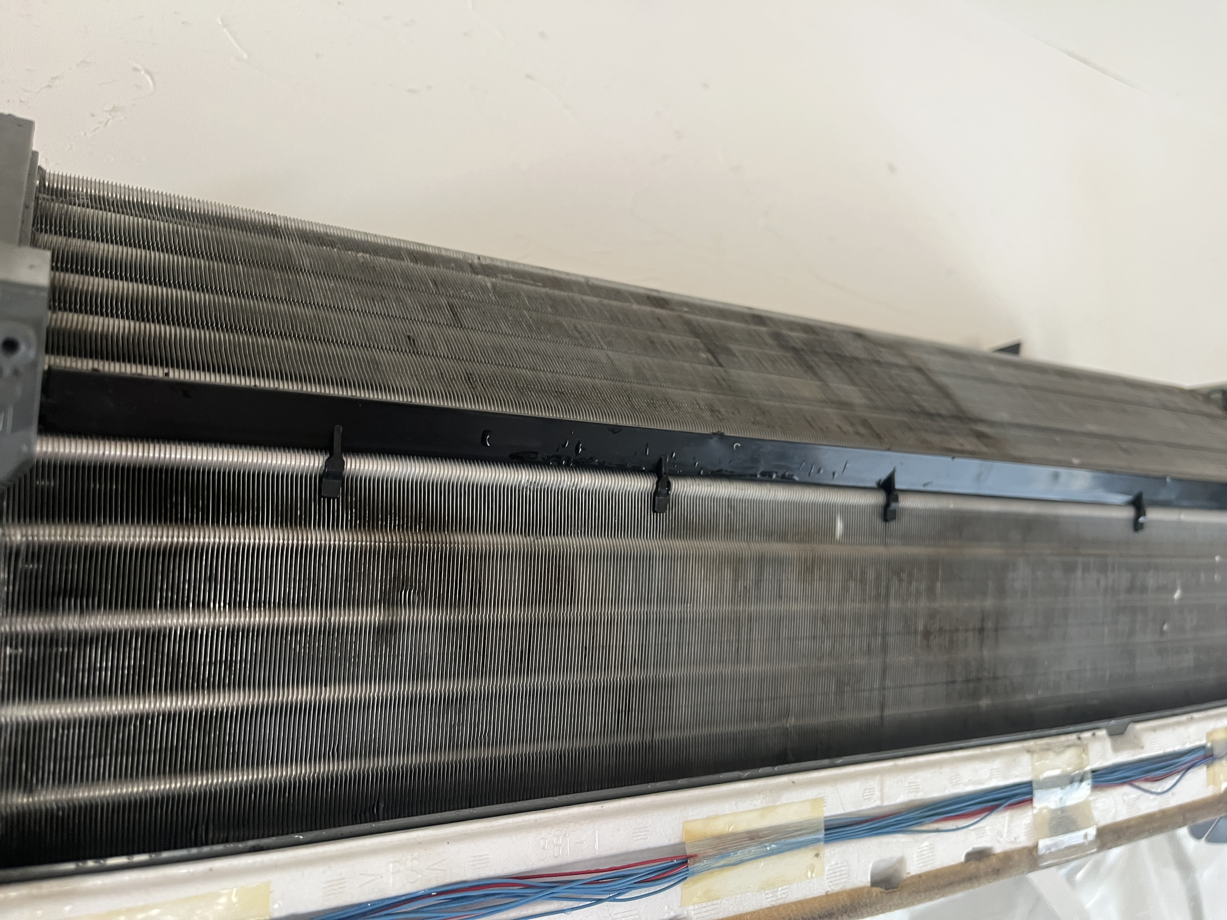 愛知県豊田市のお掃除機能付きエアコンの作業後2