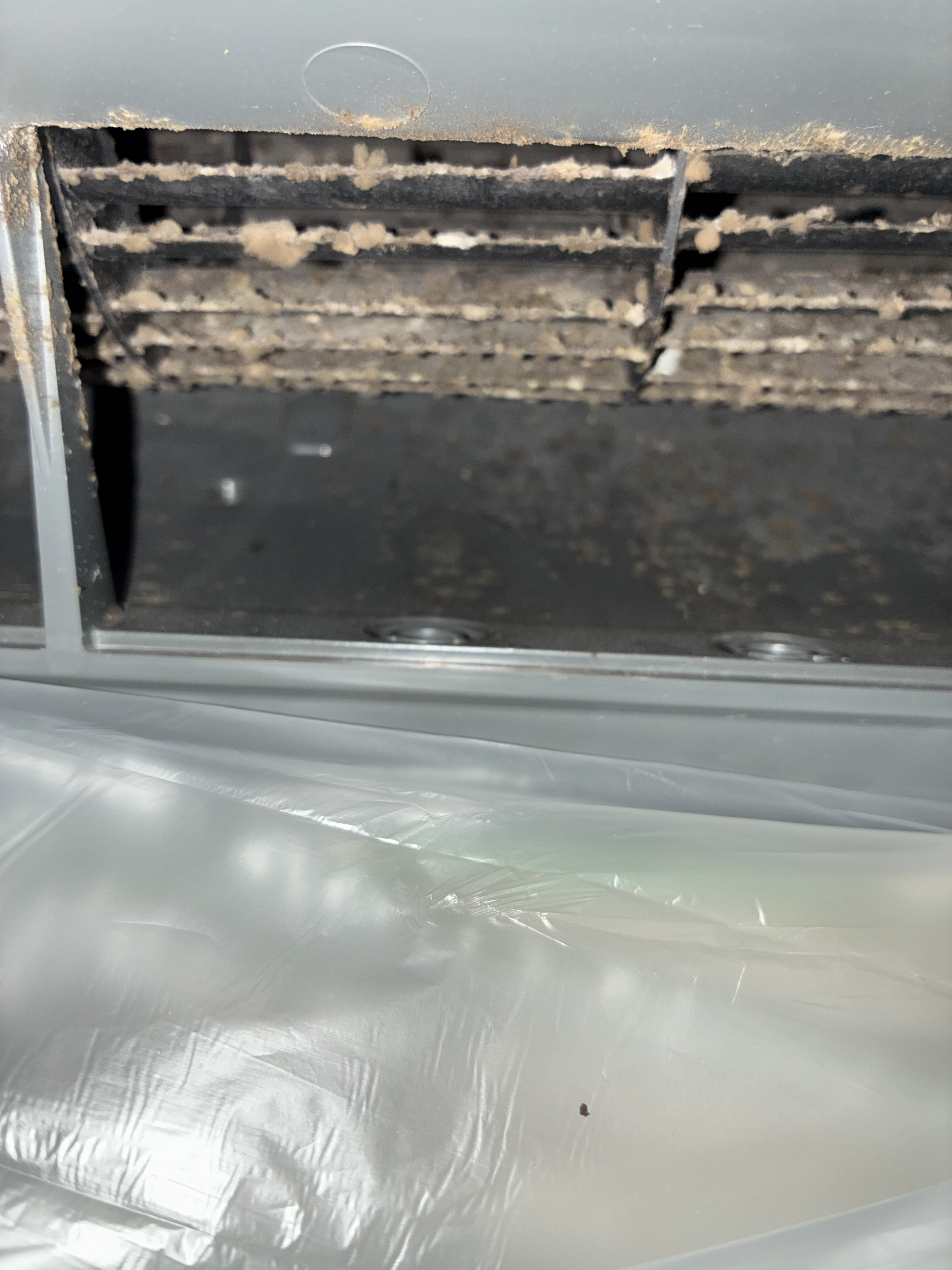 大阪府豊中市服部西の壁掛けエアコンの作業前1