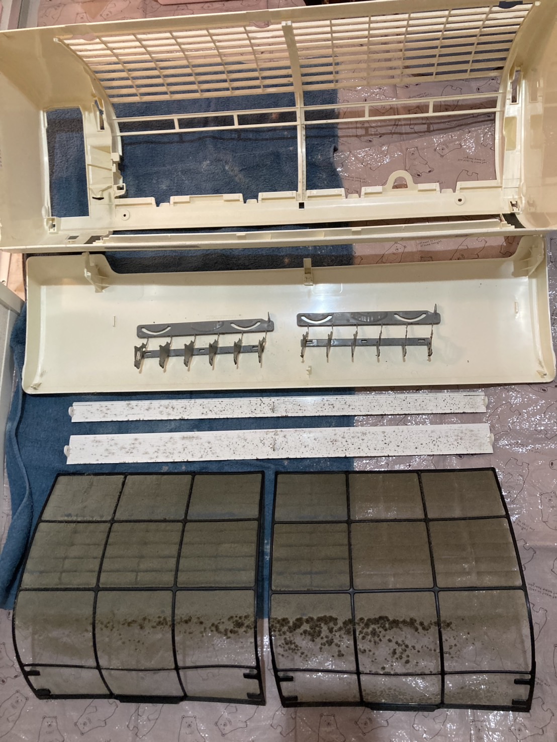 大阪府高槻市紺谷町の壁掛けエアコンの作業前2