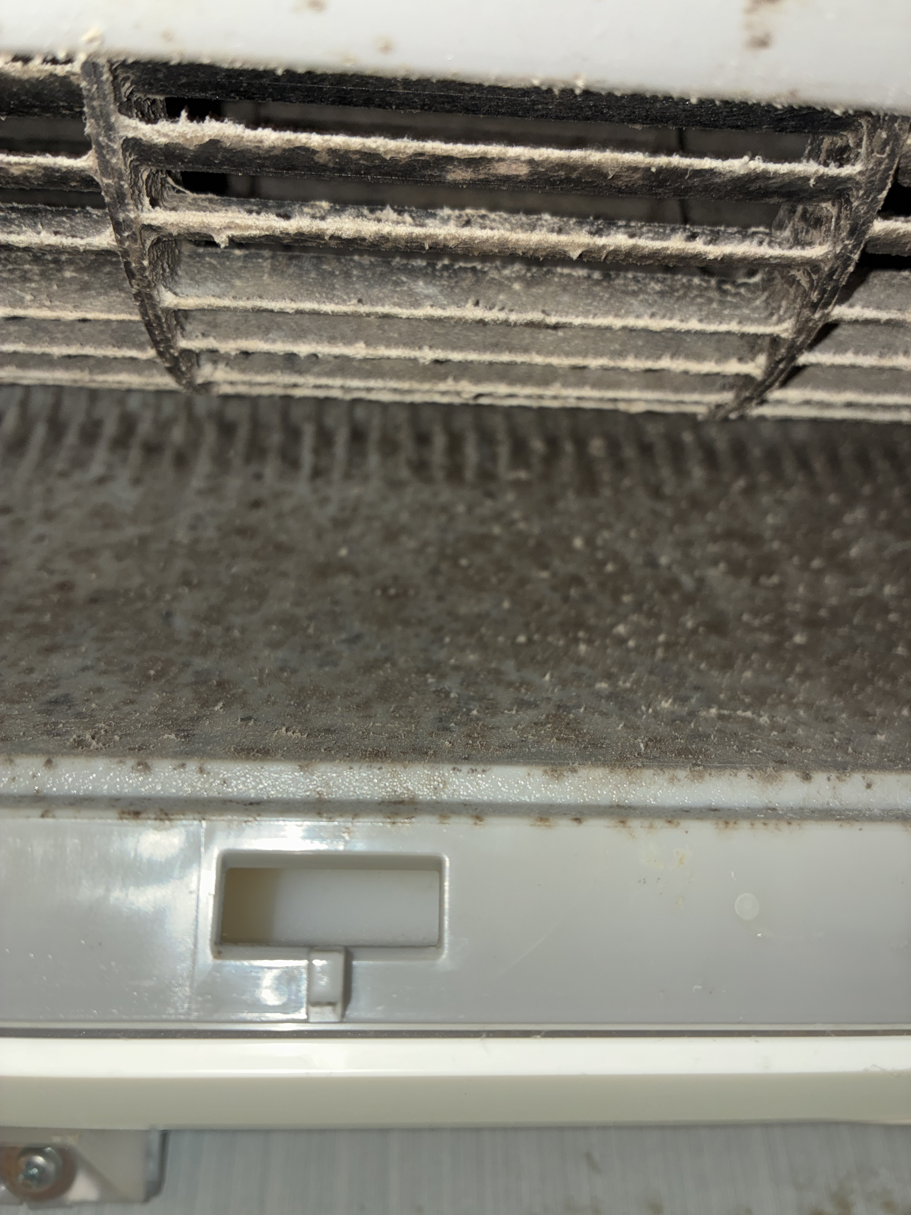 大阪府高槻市高垣町の壁掛けエアコンの作業前2